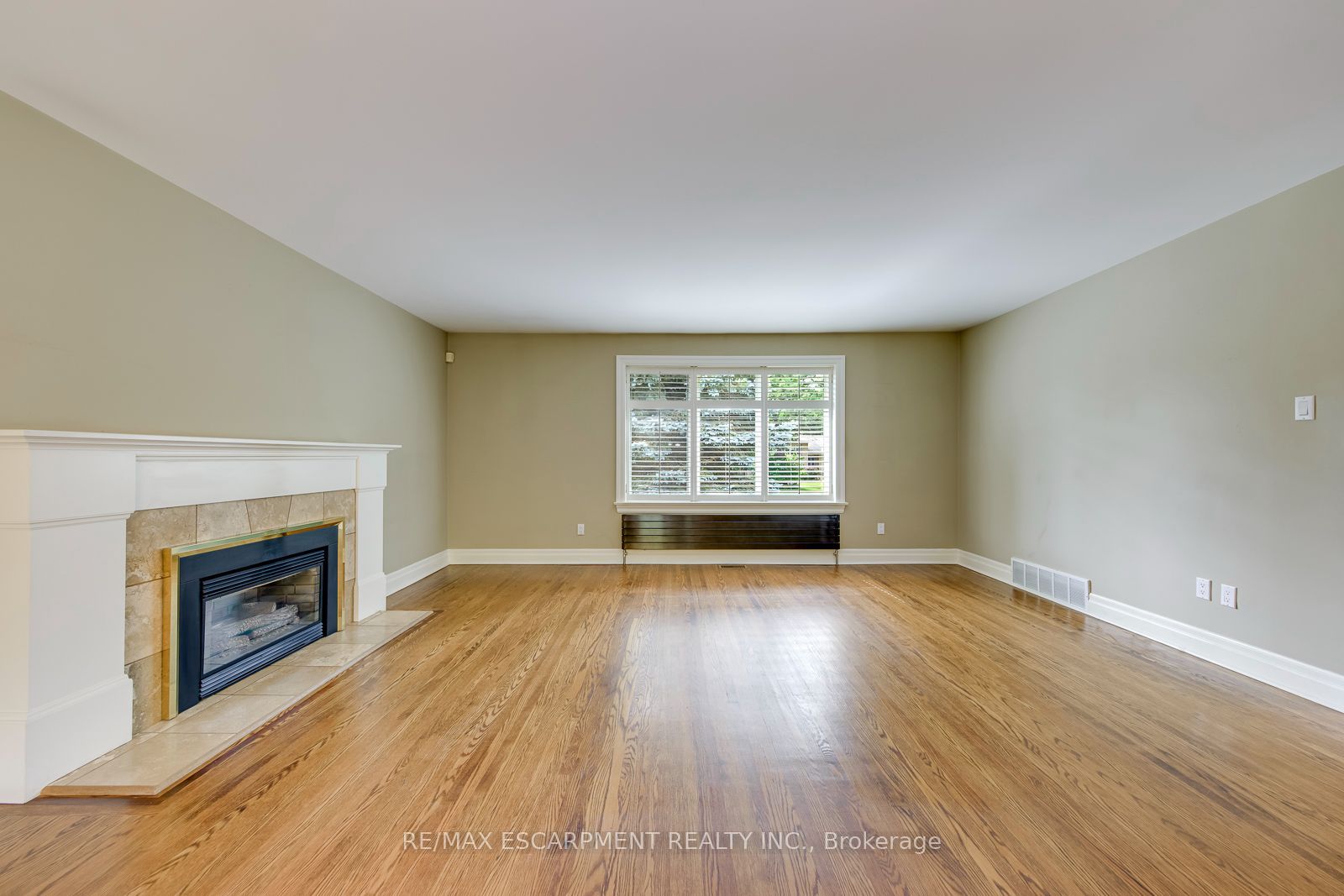 281 Pinehurst Drive Property Photo 7