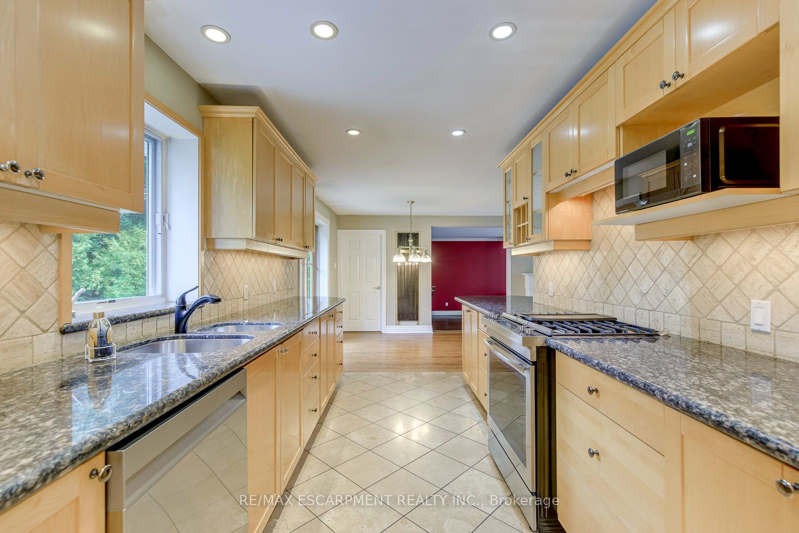 281 Pinehurst Drive Property Photo 13