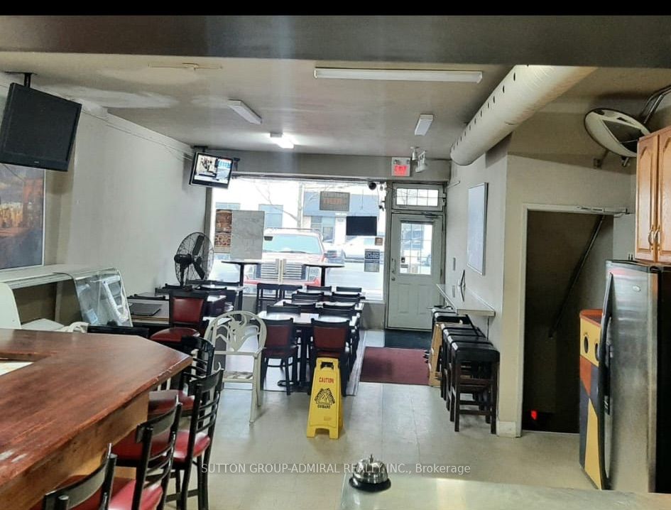 5118 Dundas Street W Property Photo 5