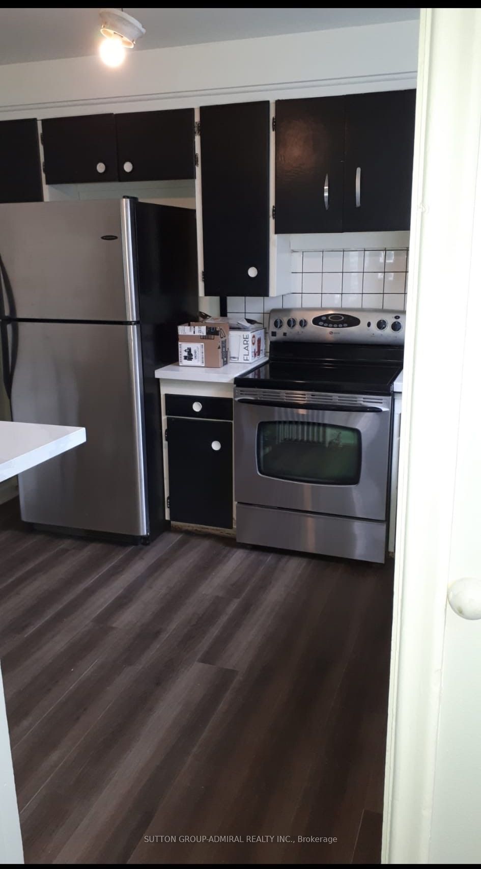 5118 Dundas Street W Property Photo 9