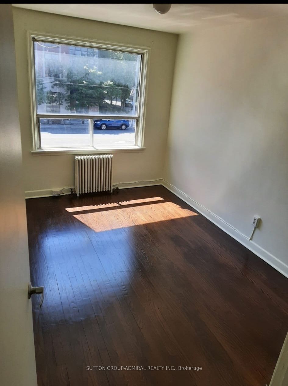 5118 Dundas Street W Property Photo 10