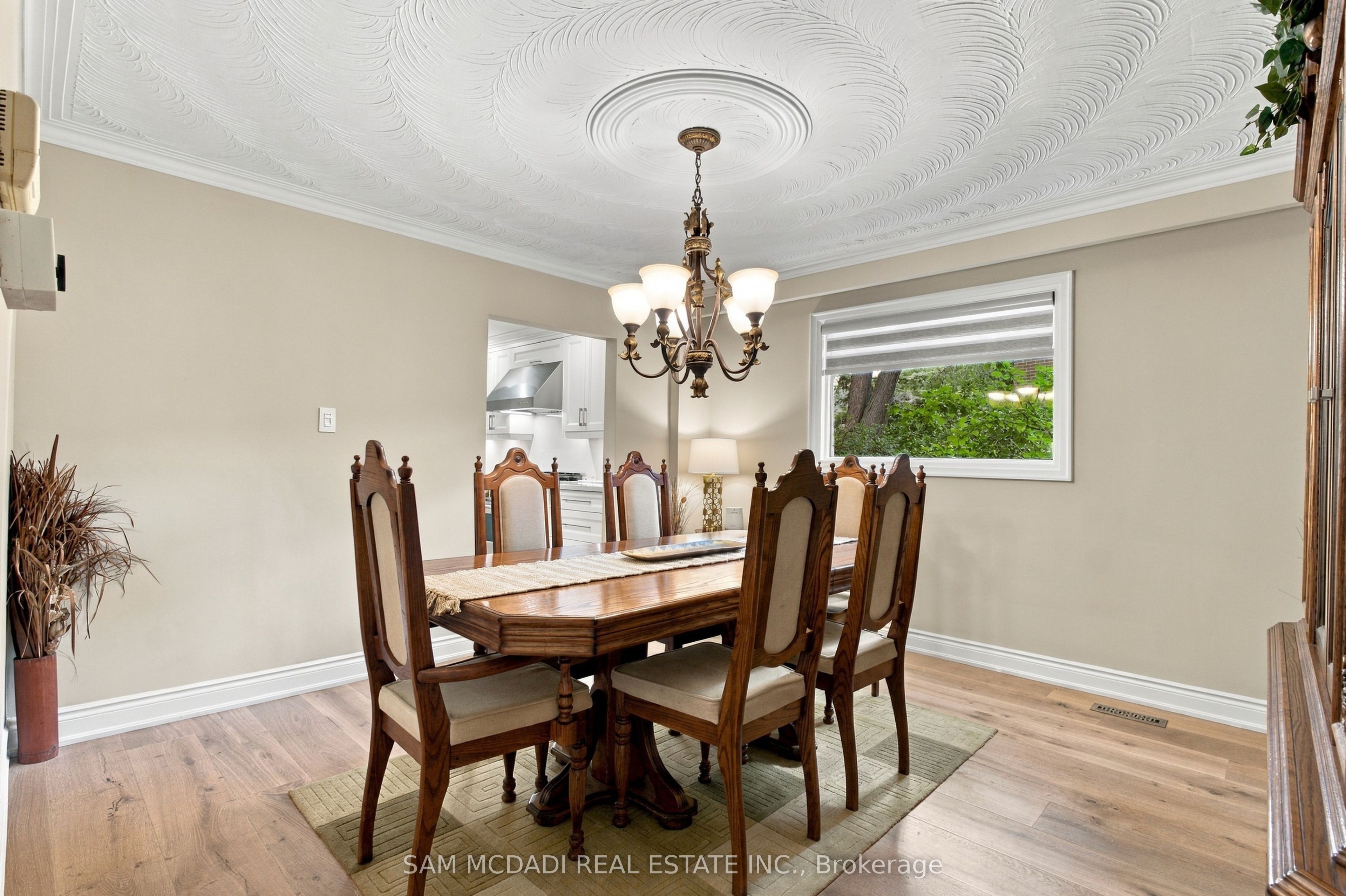 1664 Howat Crescent Property Photo 17