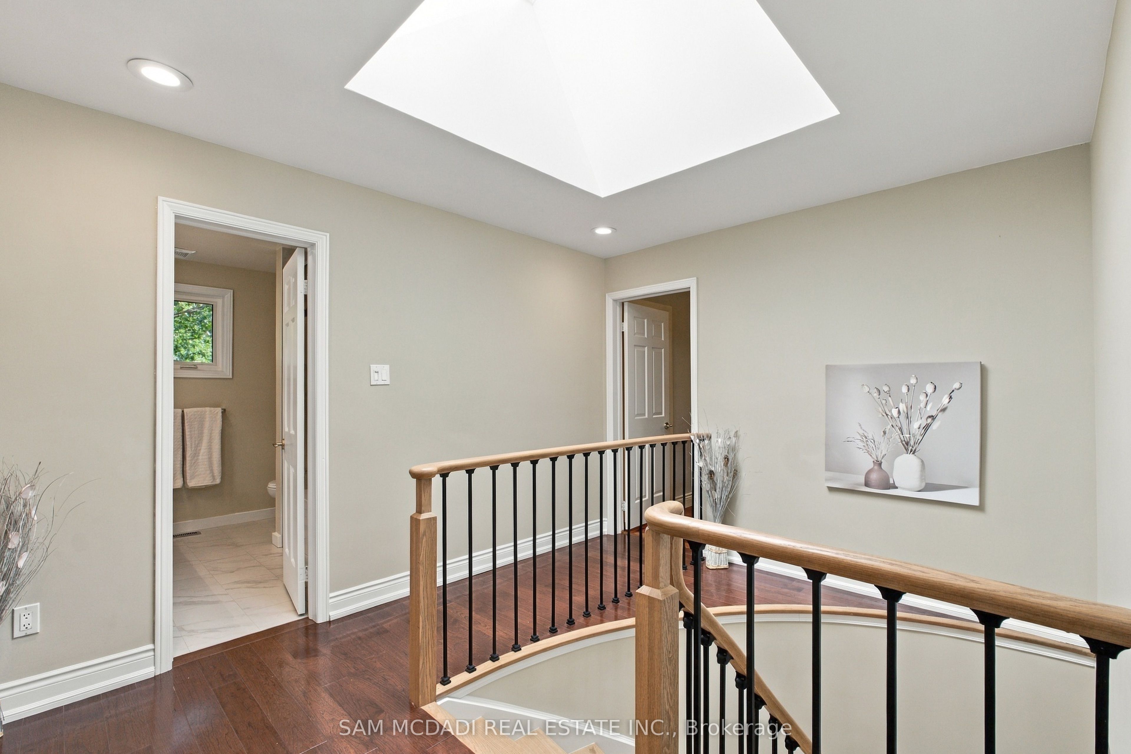 1664 Howat Crescent Property Photo 18