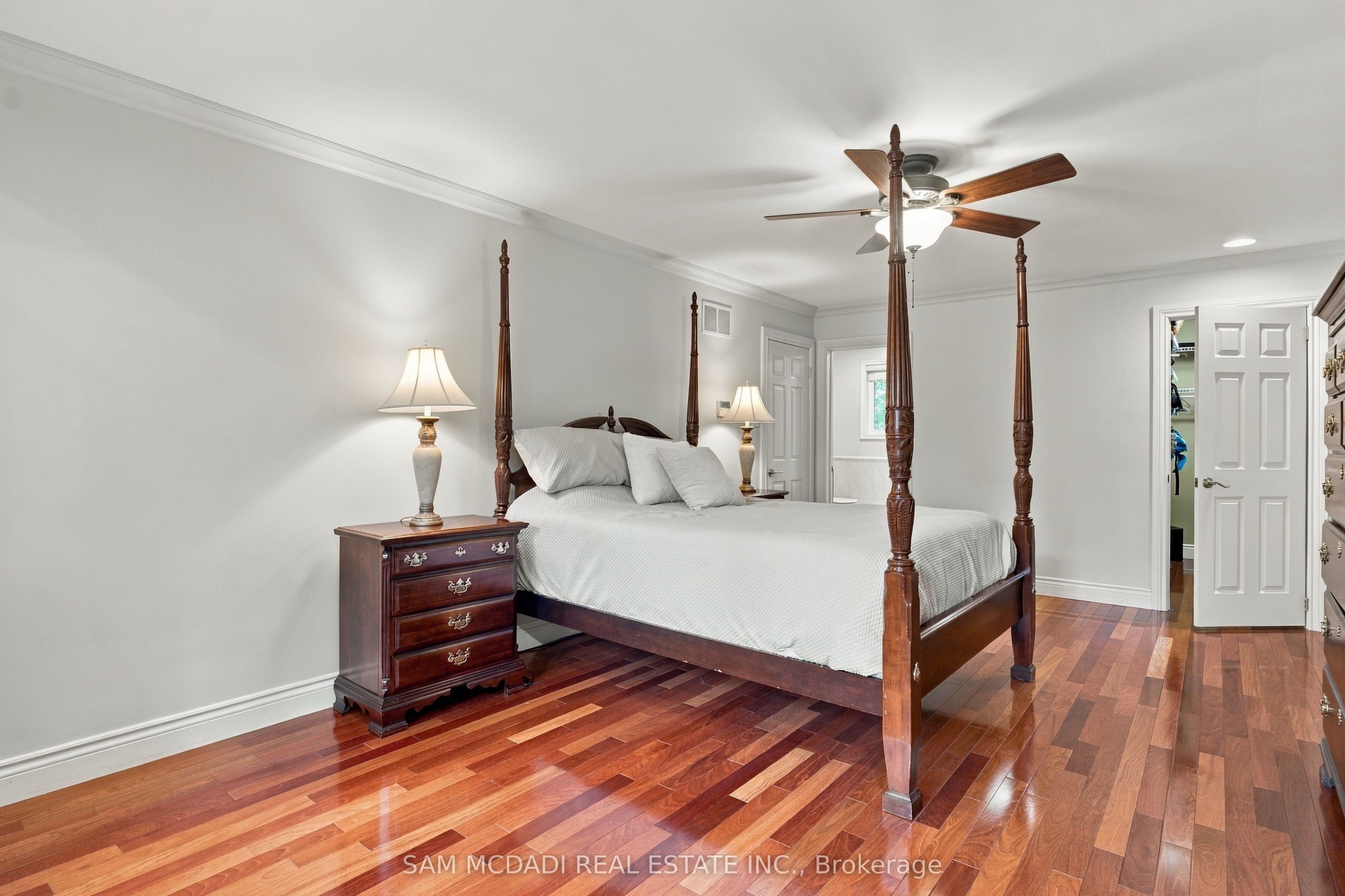 1664 Howat Crescent Property Photo 24