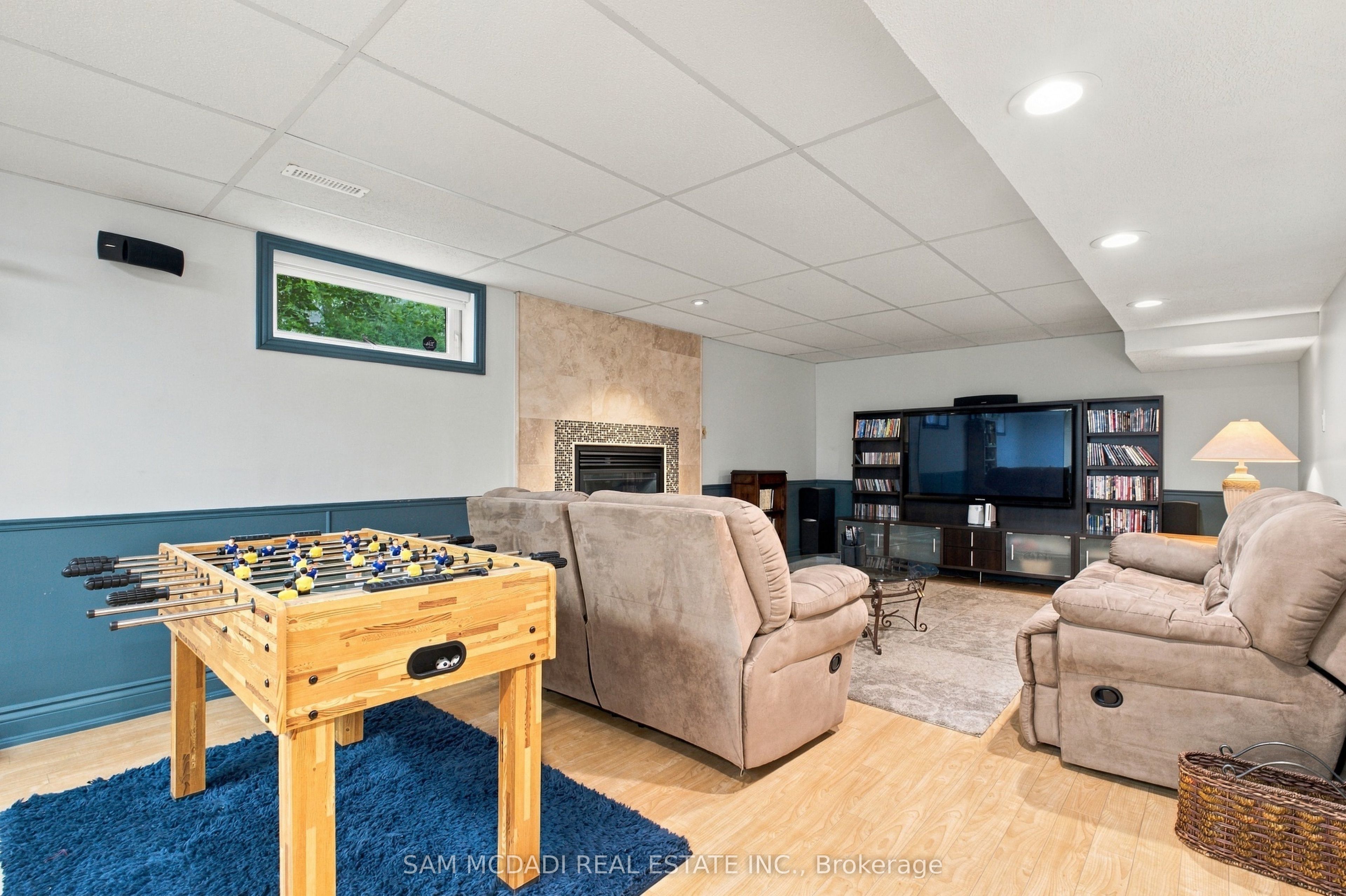 1664 Howat Crescent Property Photo 28