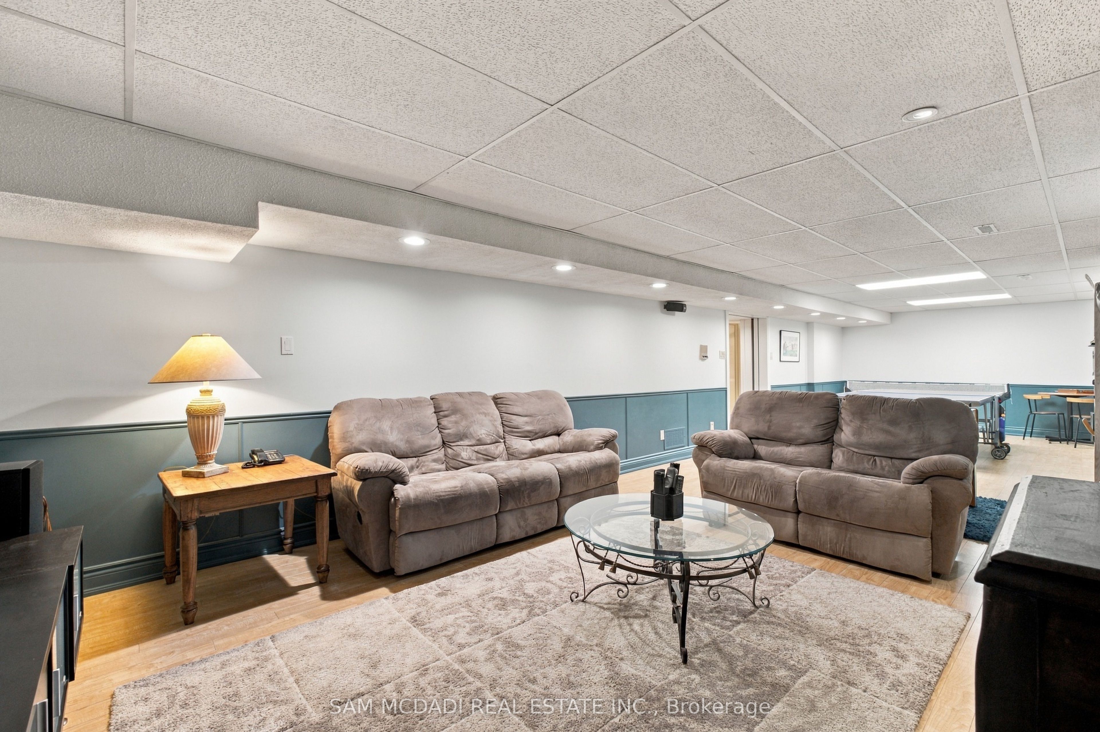 1664 Howat Crescent Property Photo 29