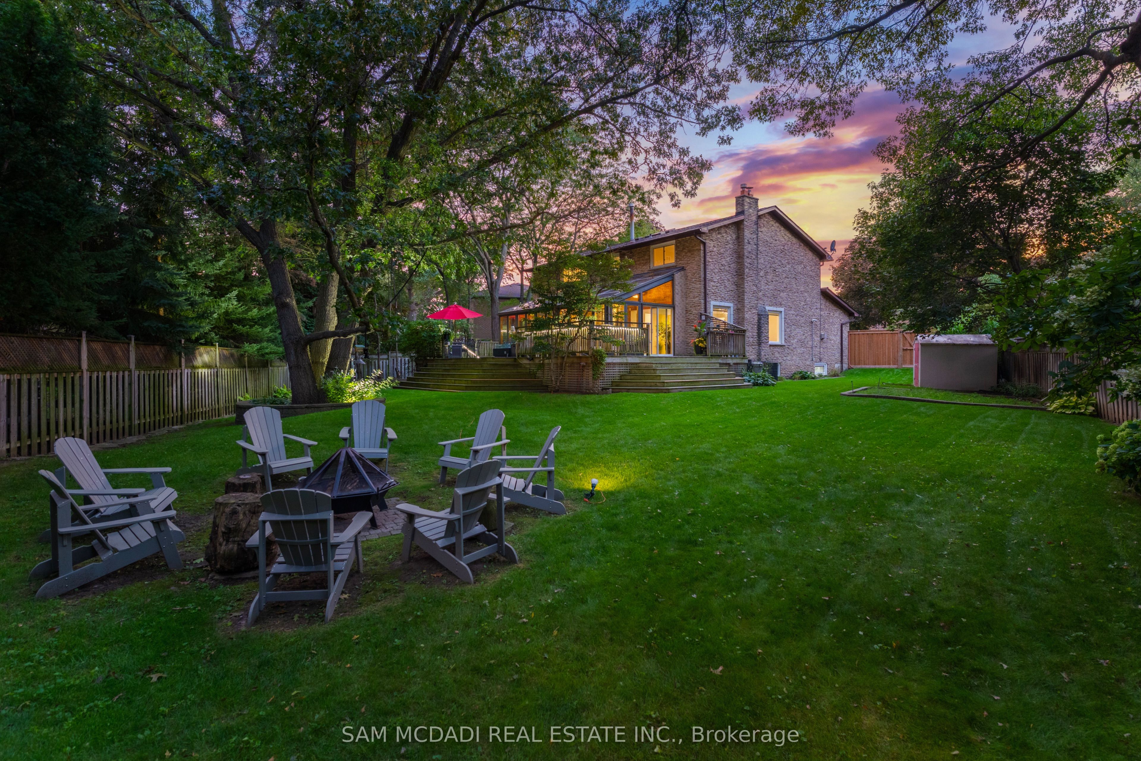 1664 Howat Crescent Property Photo 33