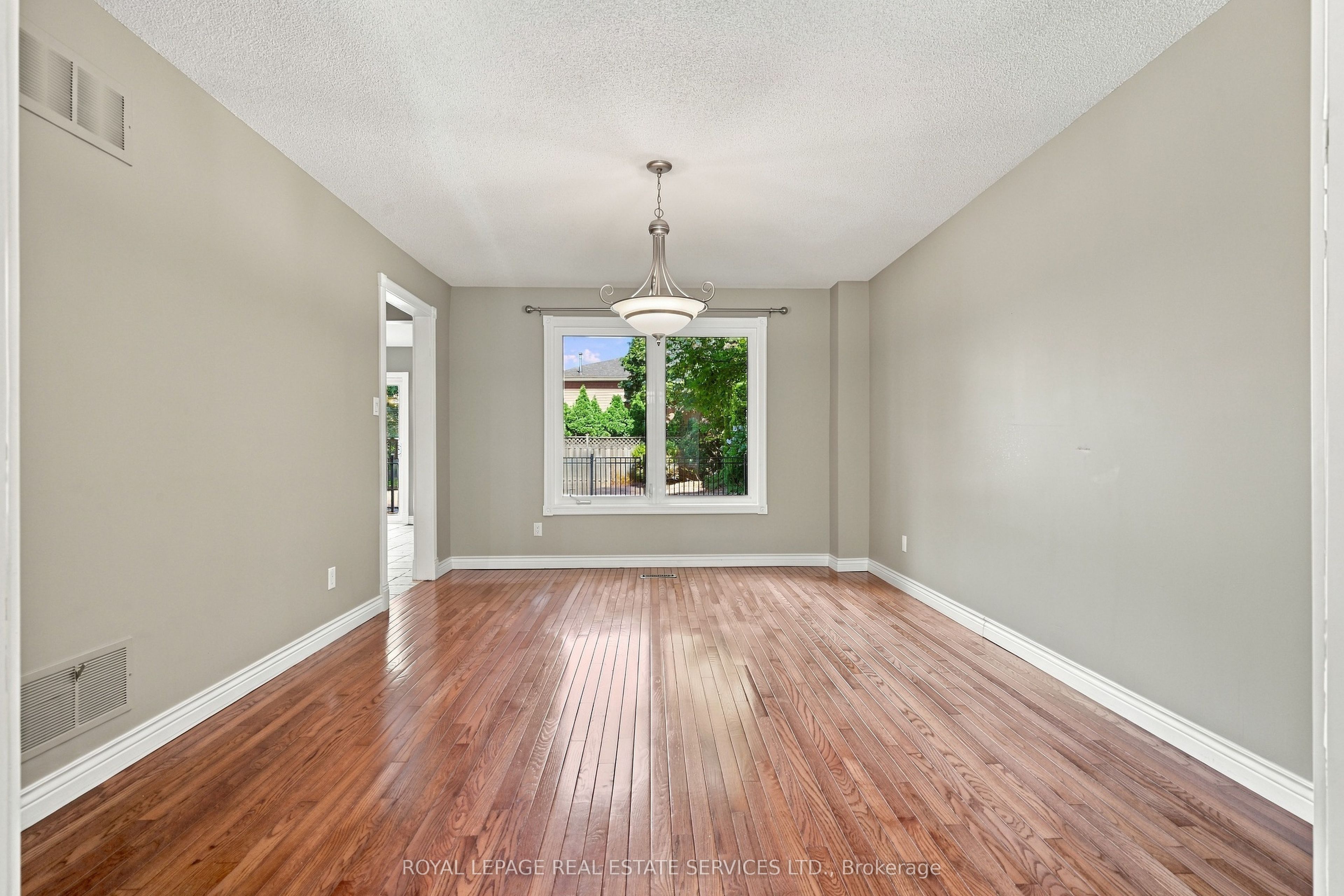 1151 Forest Trail Place Property Photo 9