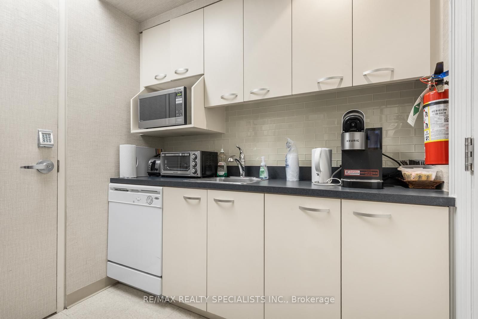 305 Church Street Property Photo 8