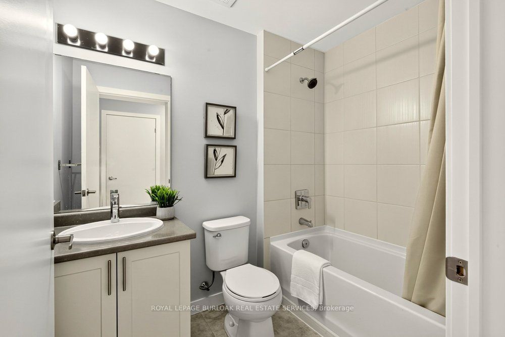 2486 Old Bronte Road 701 Property Photo 12
