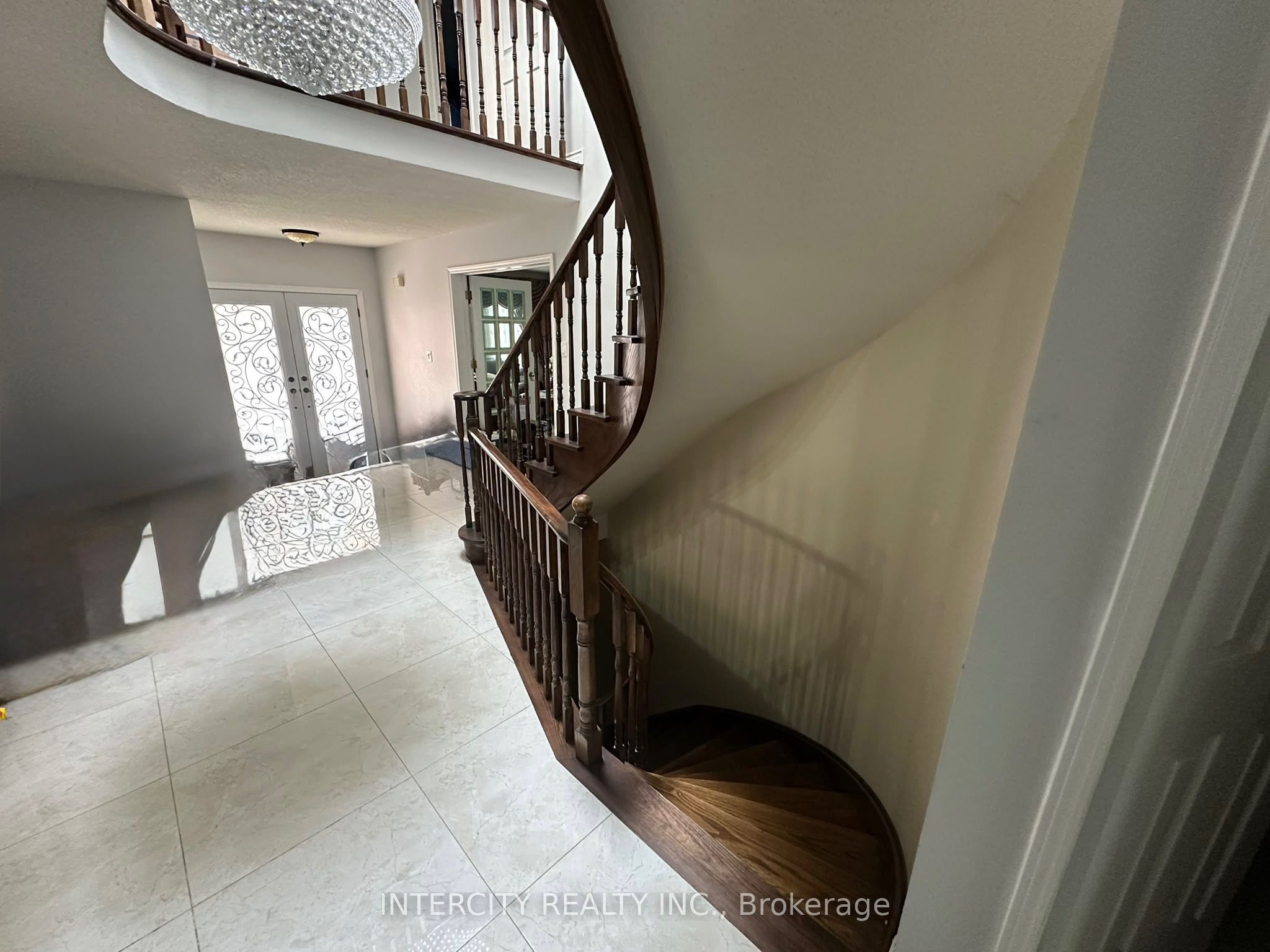 5112 Heritage Hills Boulevard Property Photo 2