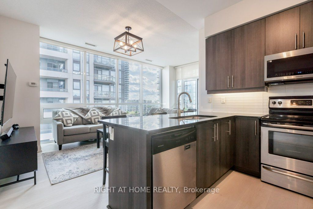 1185 The Queensway 618 Property Photo 1