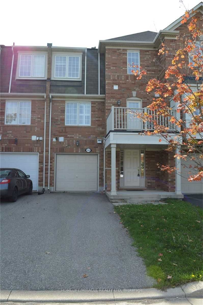 918 Burgess Gardens Property Photo 1