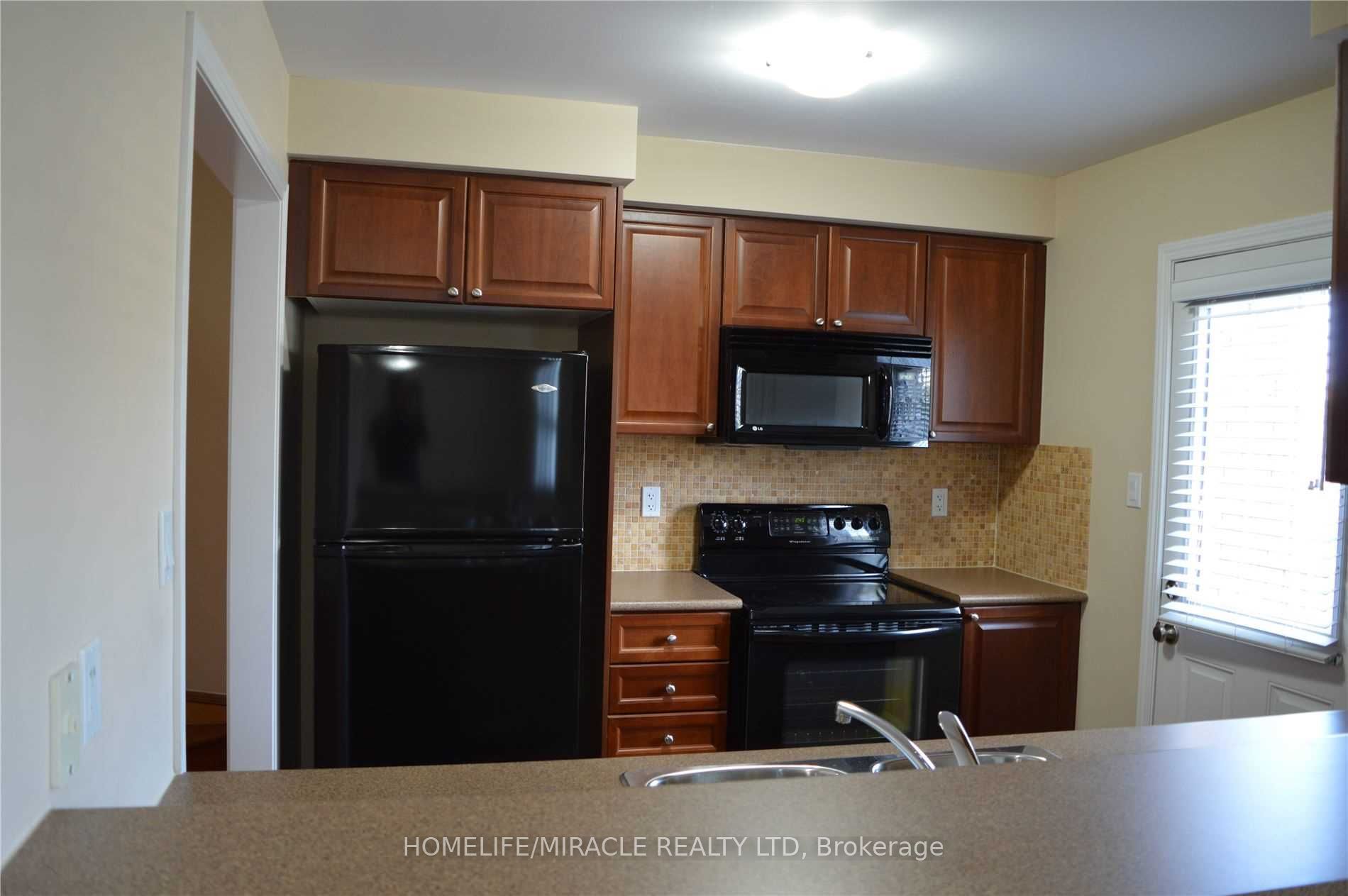 918 Burgess Gardens Property Photo 3