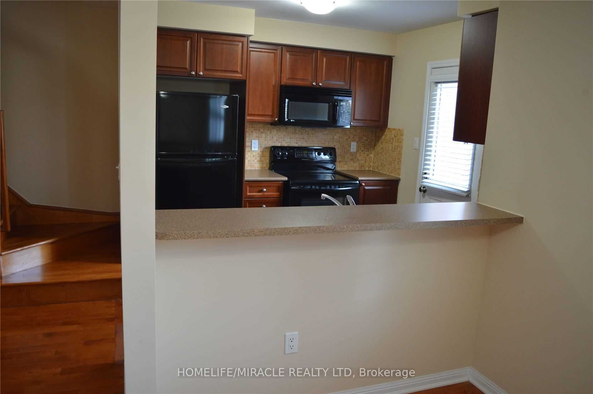 918 Burgess Gardens Property Photo 4