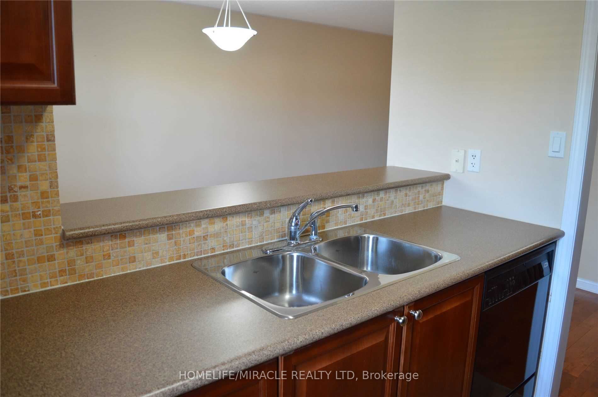 918 Burgess Gardens Property Photo 7