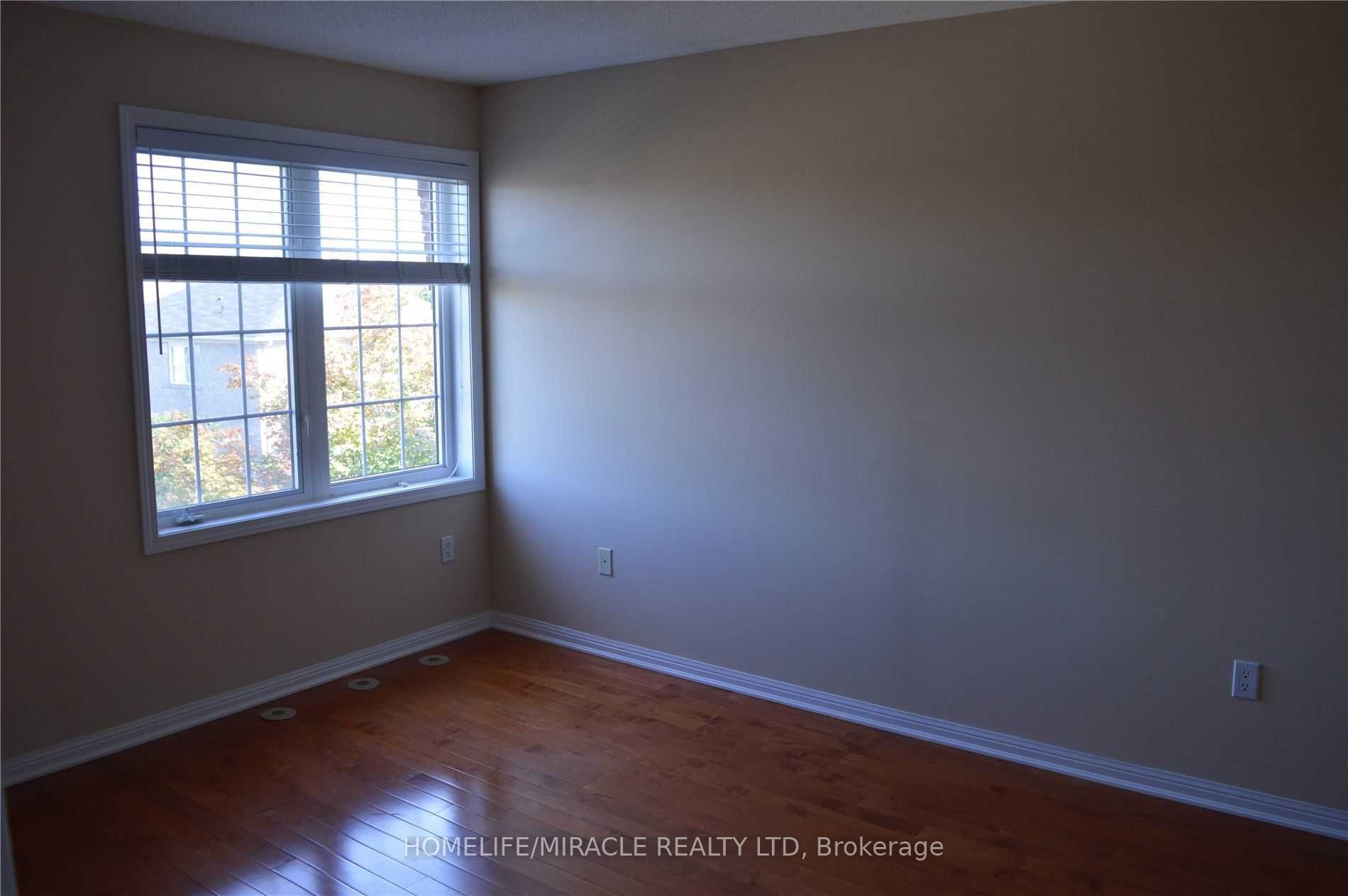 918 Burgess Gardens Property Photo 11