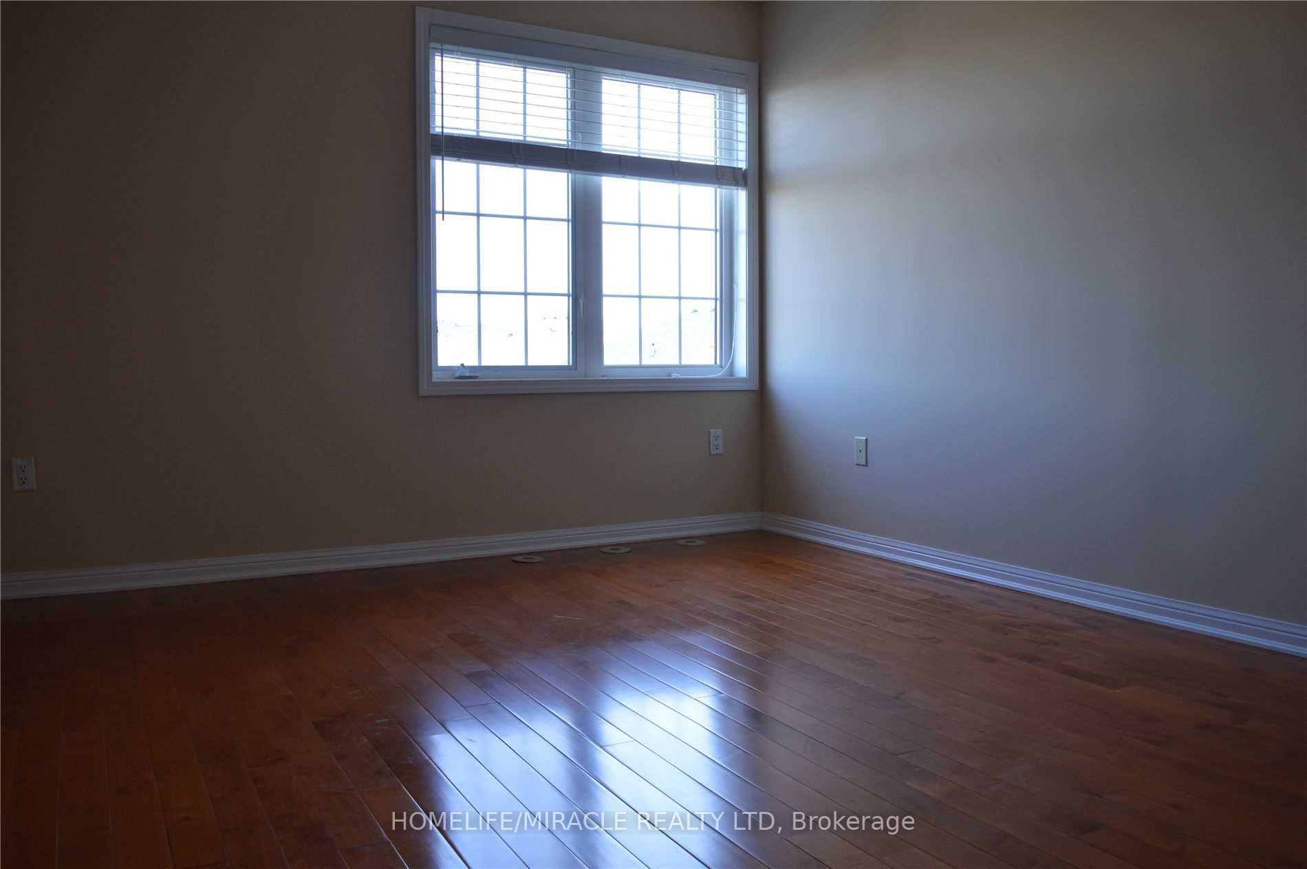 918 Burgess Gardens Property Photo 13