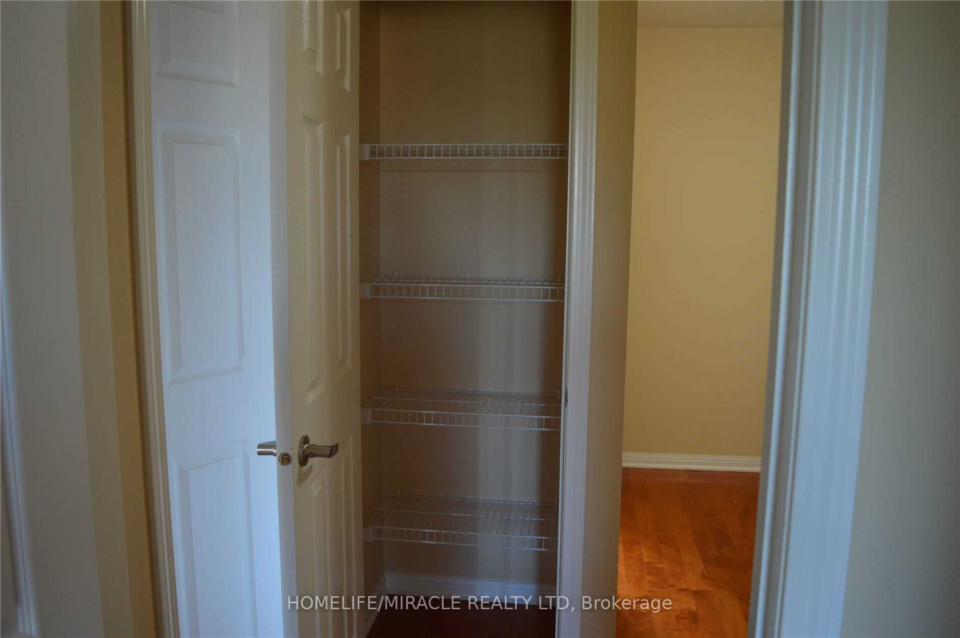 918 Burgess Gardens Property Photo 17