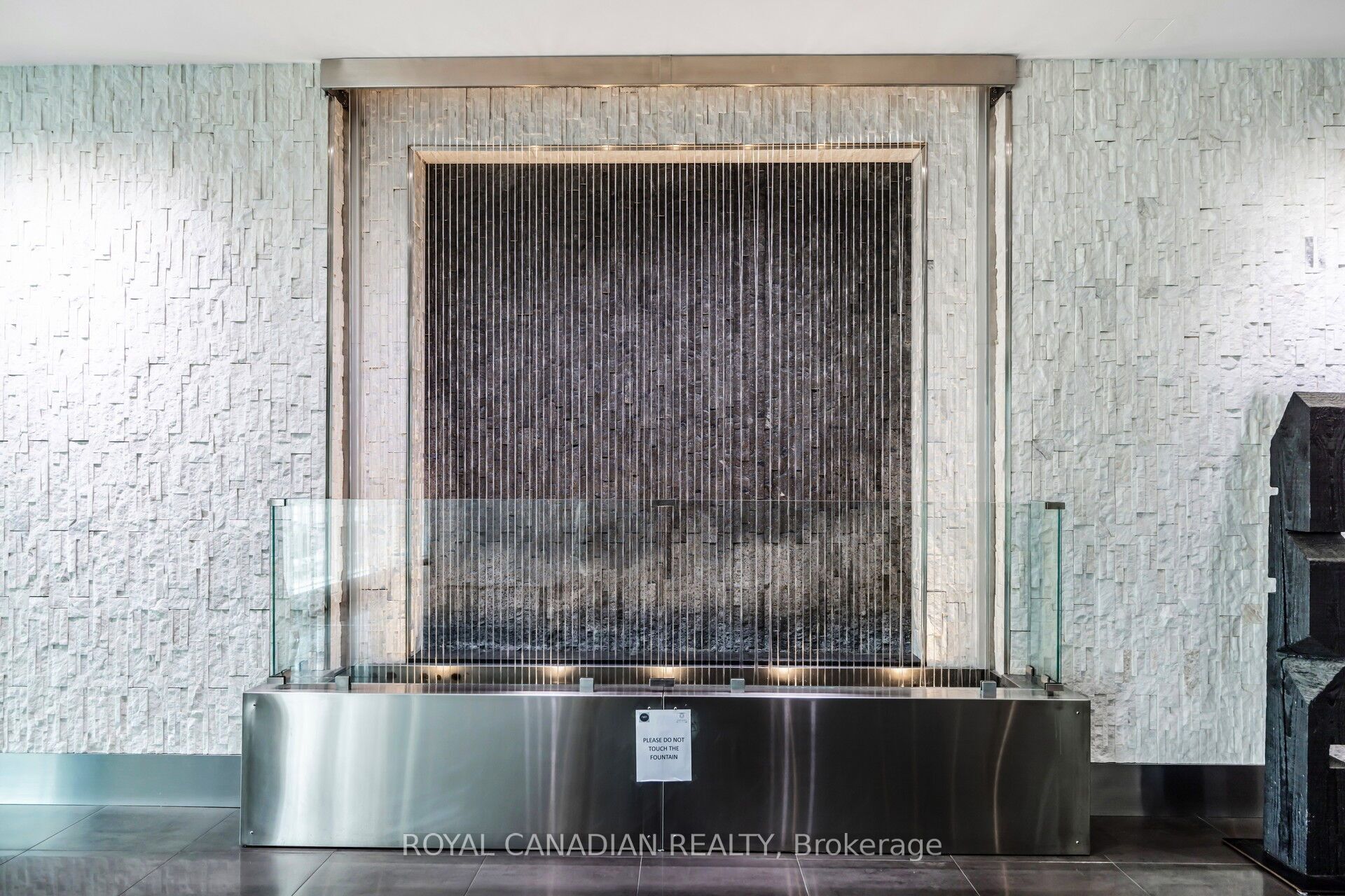 55 Speers Road 308 Property Photo 5