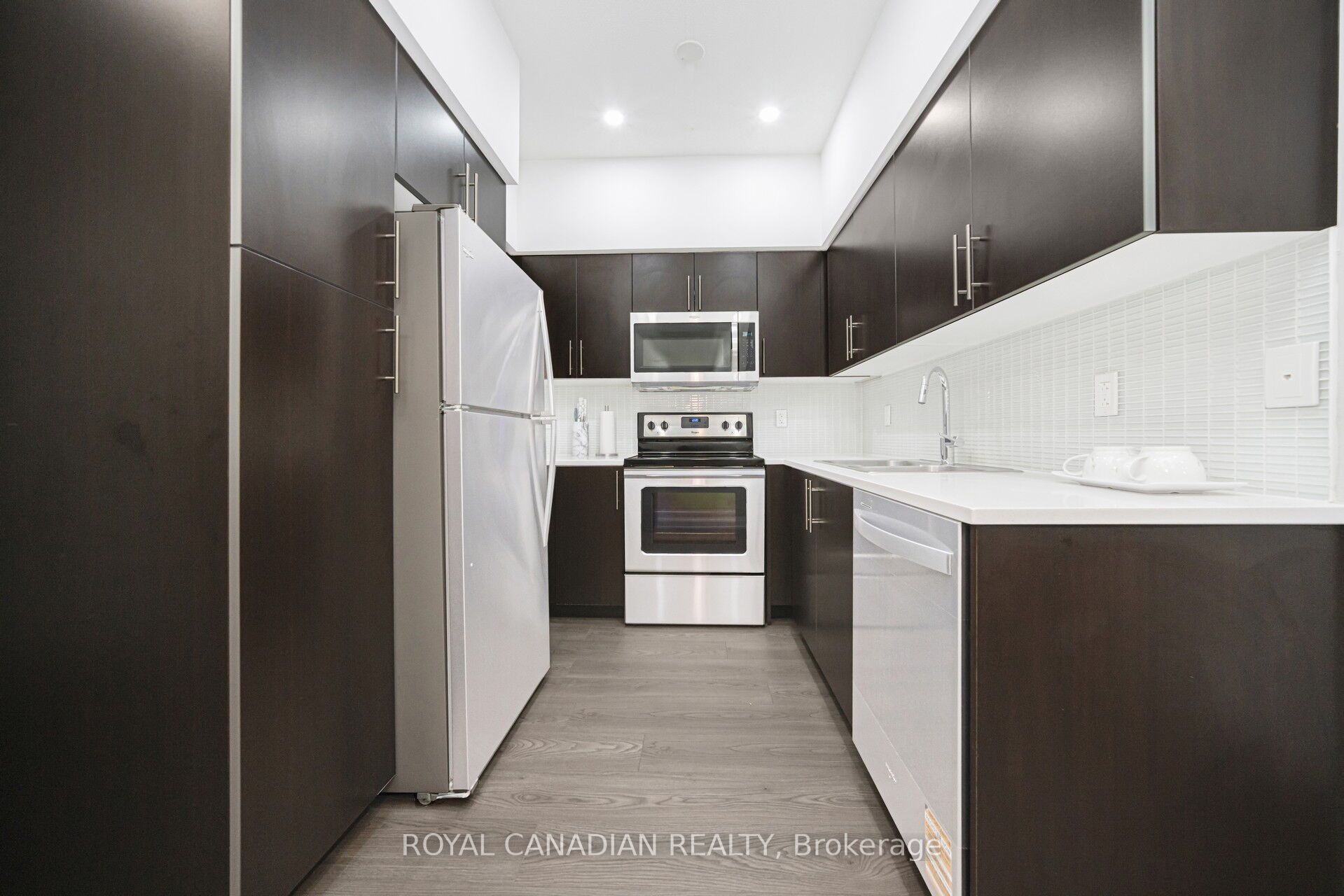 55 Speers Road 308 Property Photo 13