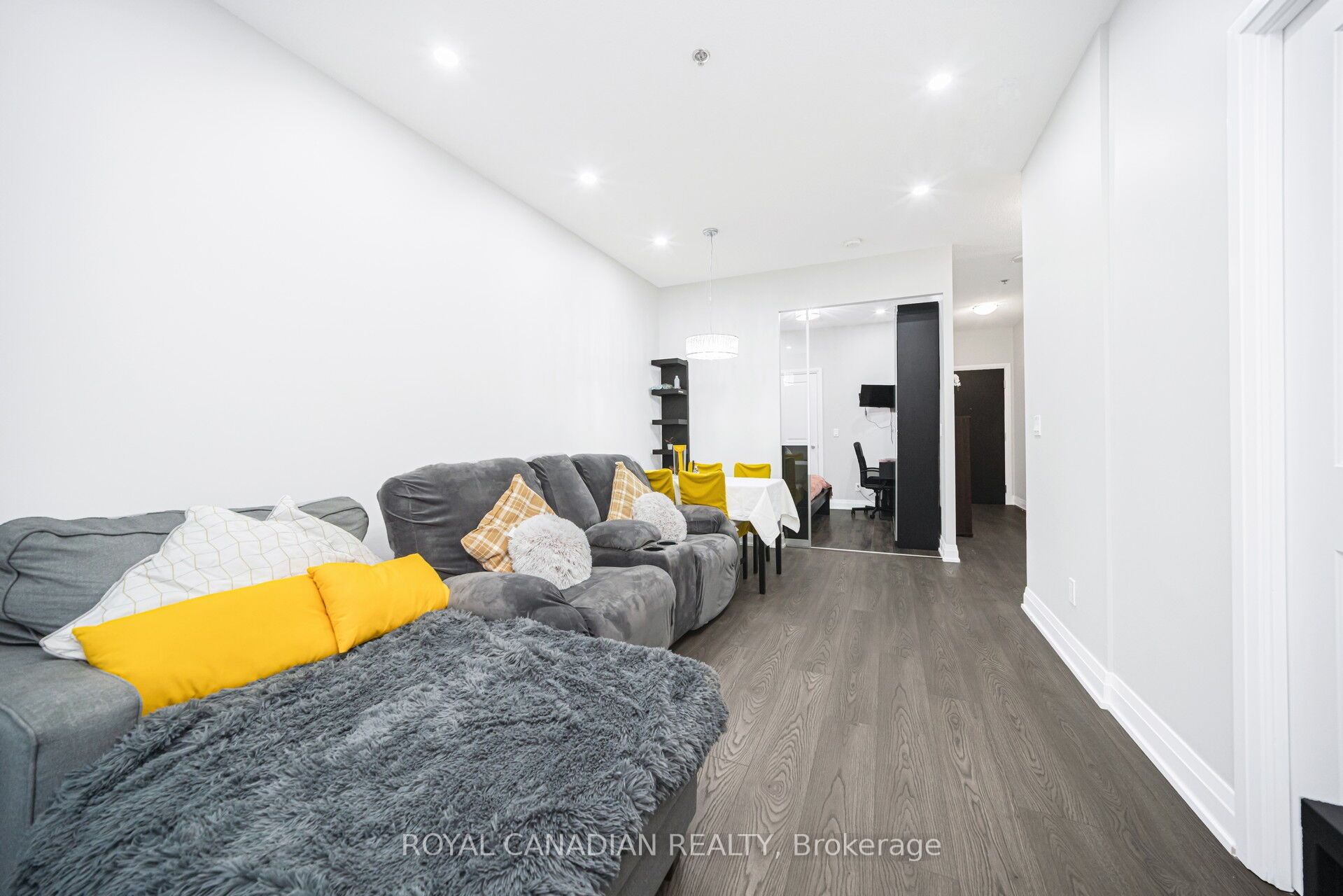 55 Speers Road 308 Property Photo 25