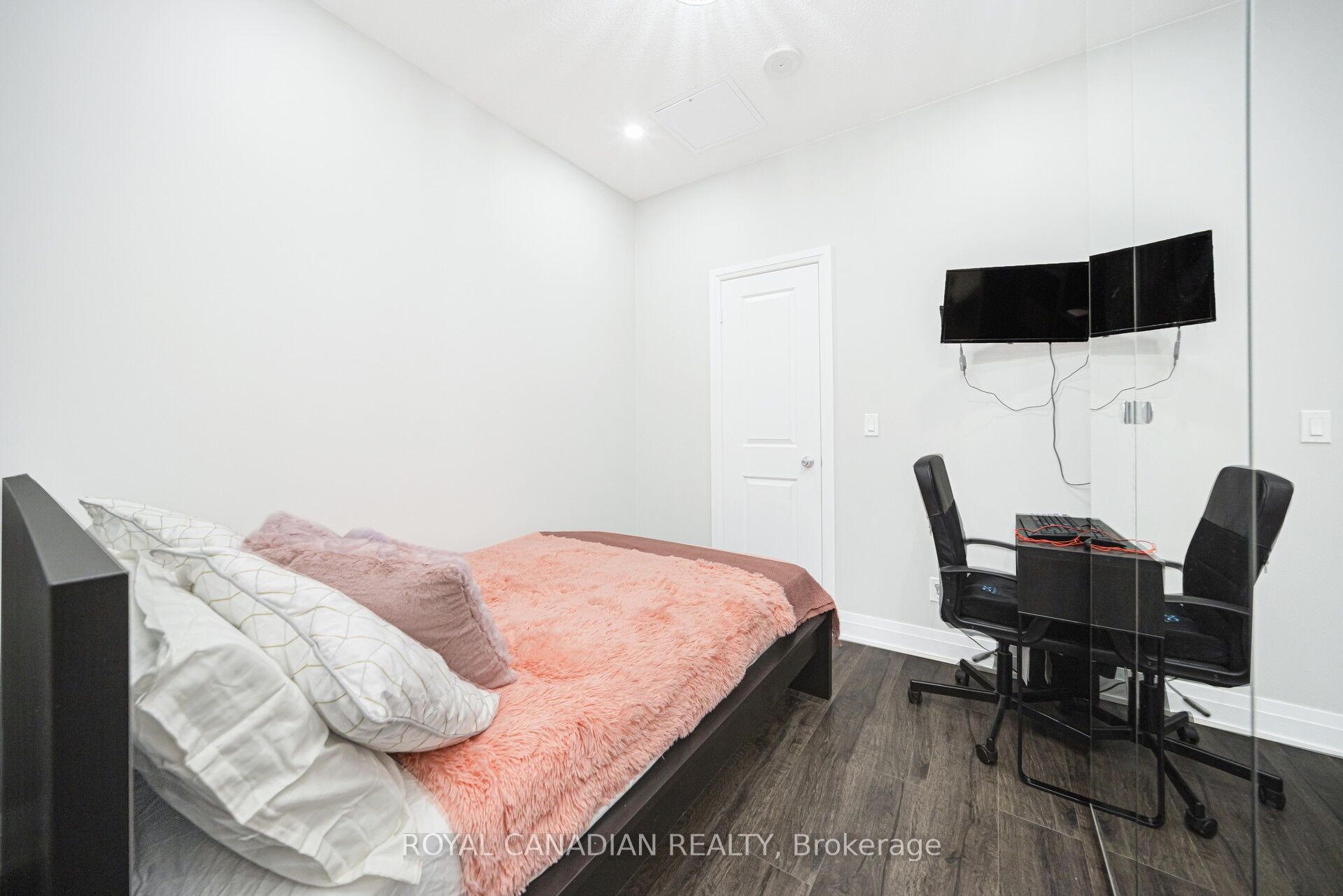 55 Speers Road 308 Property Photo 27