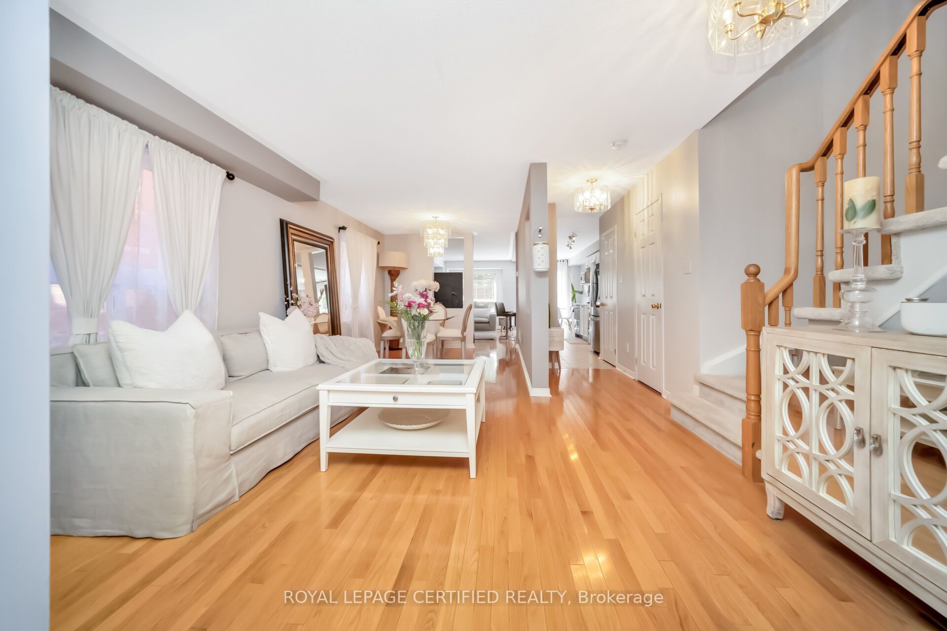 70 Vintage Gate Property Photo 6