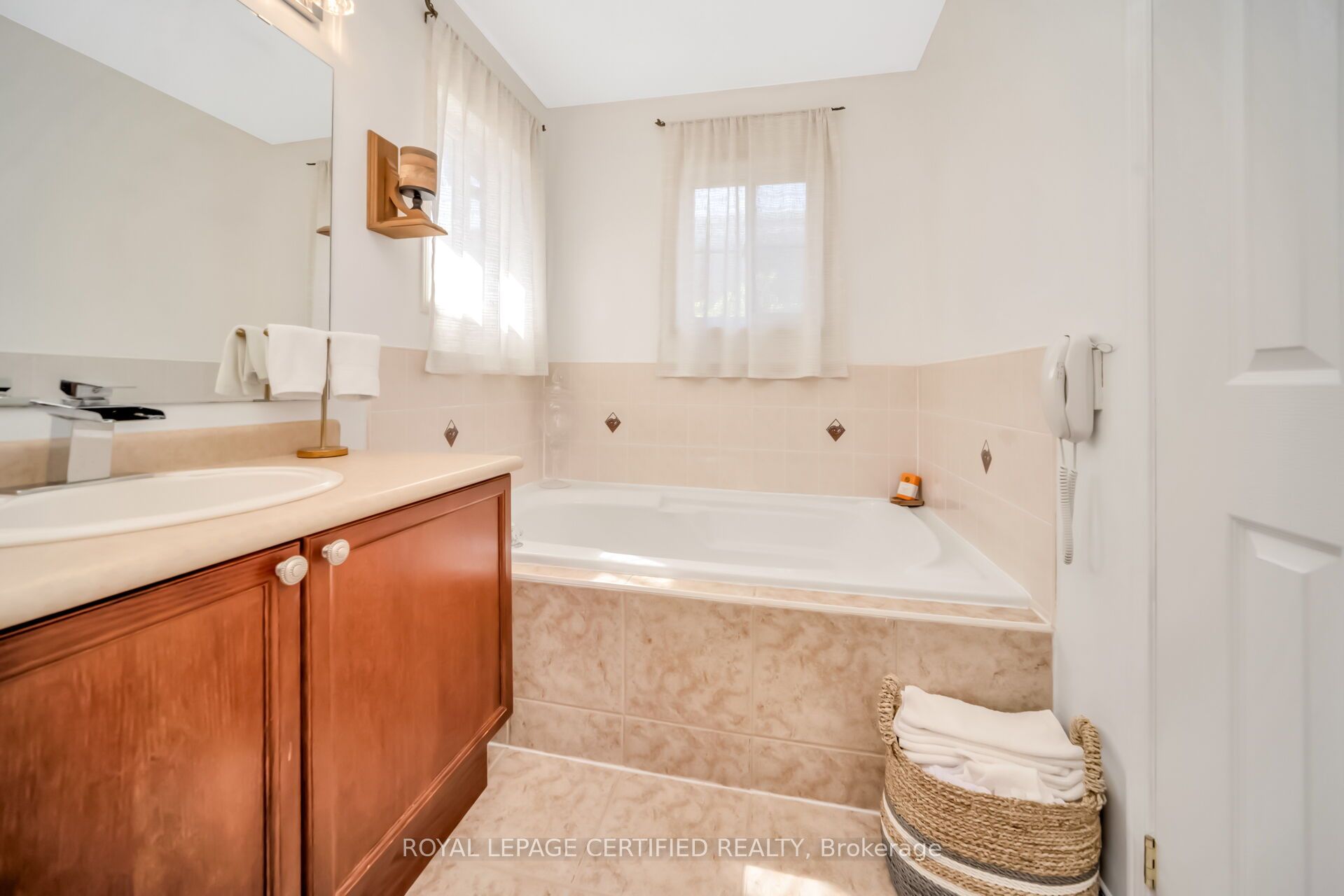 70 Vintage Gate Property Photo 29
