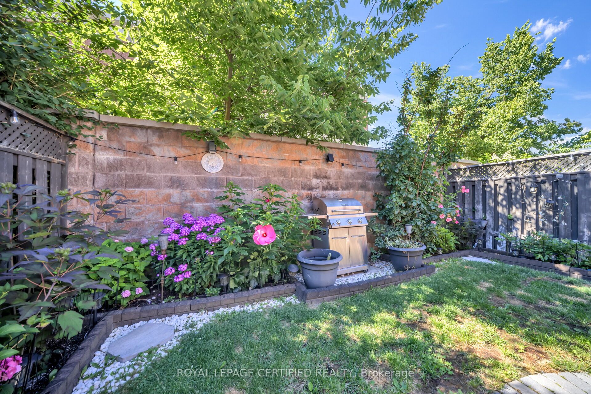 70 Vintage Gate Property Photo 45