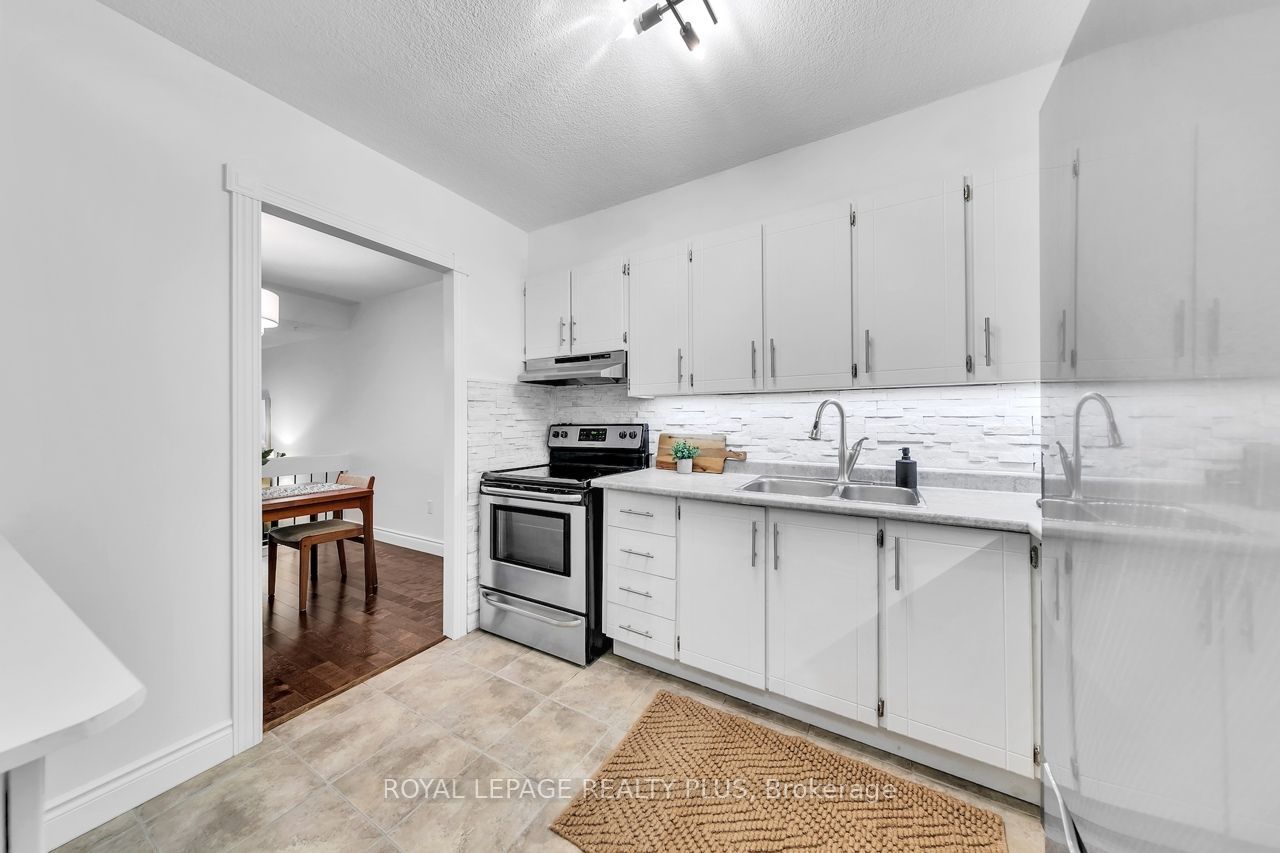 1359 White Oaks Boulevard 403 Property Photo 11