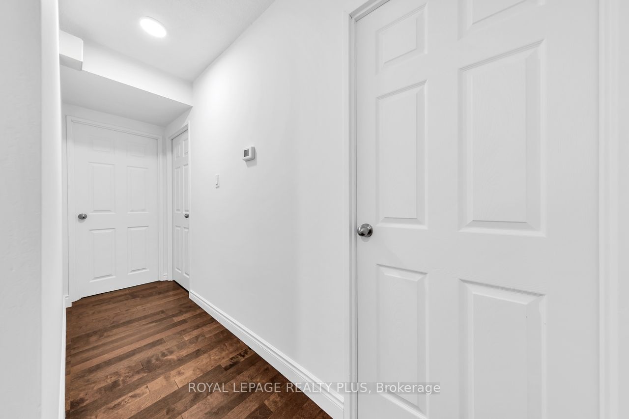 1359 White Oaks Boulevard 403 Property Photo 29