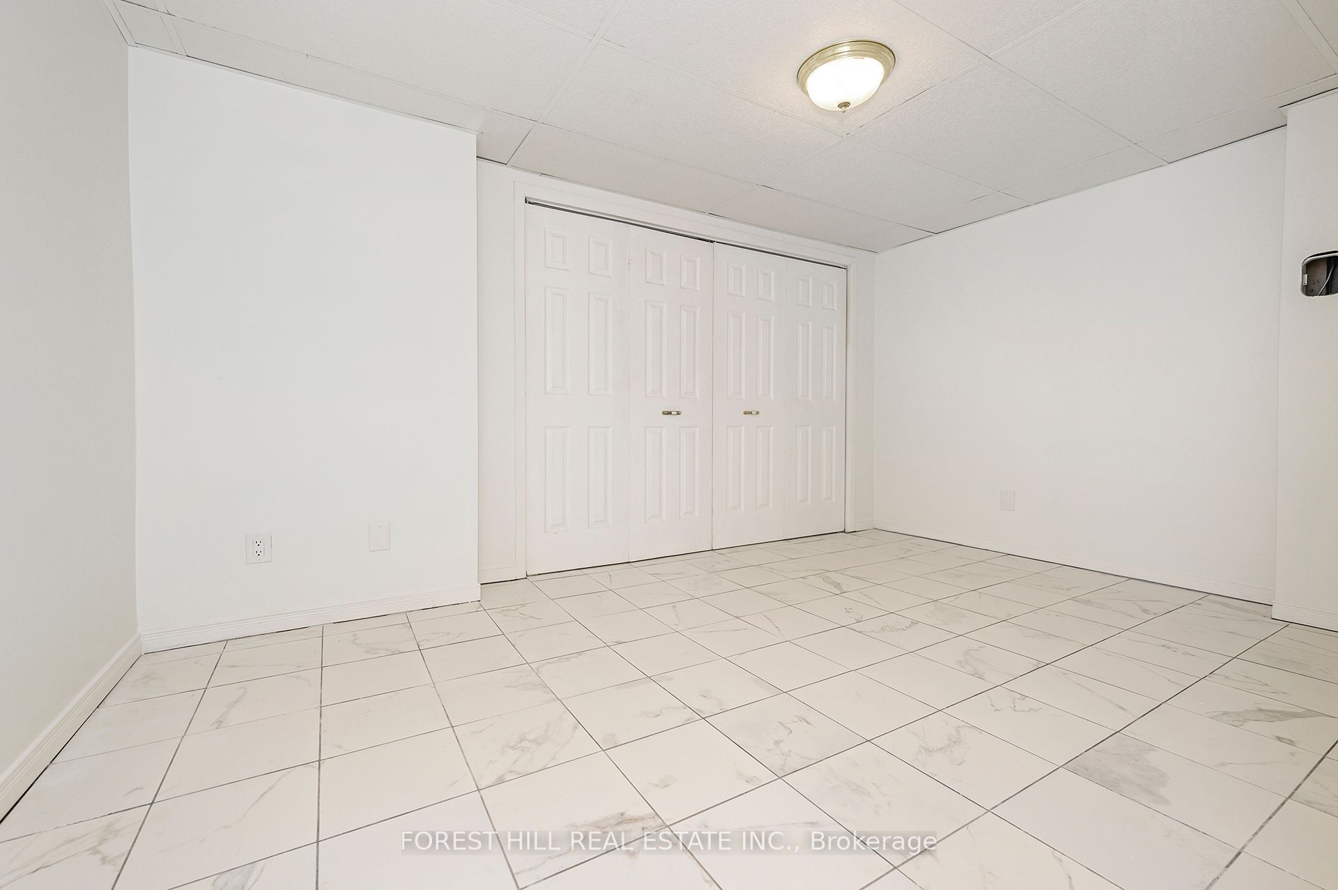 7139 Appleby Line Property Photo 32