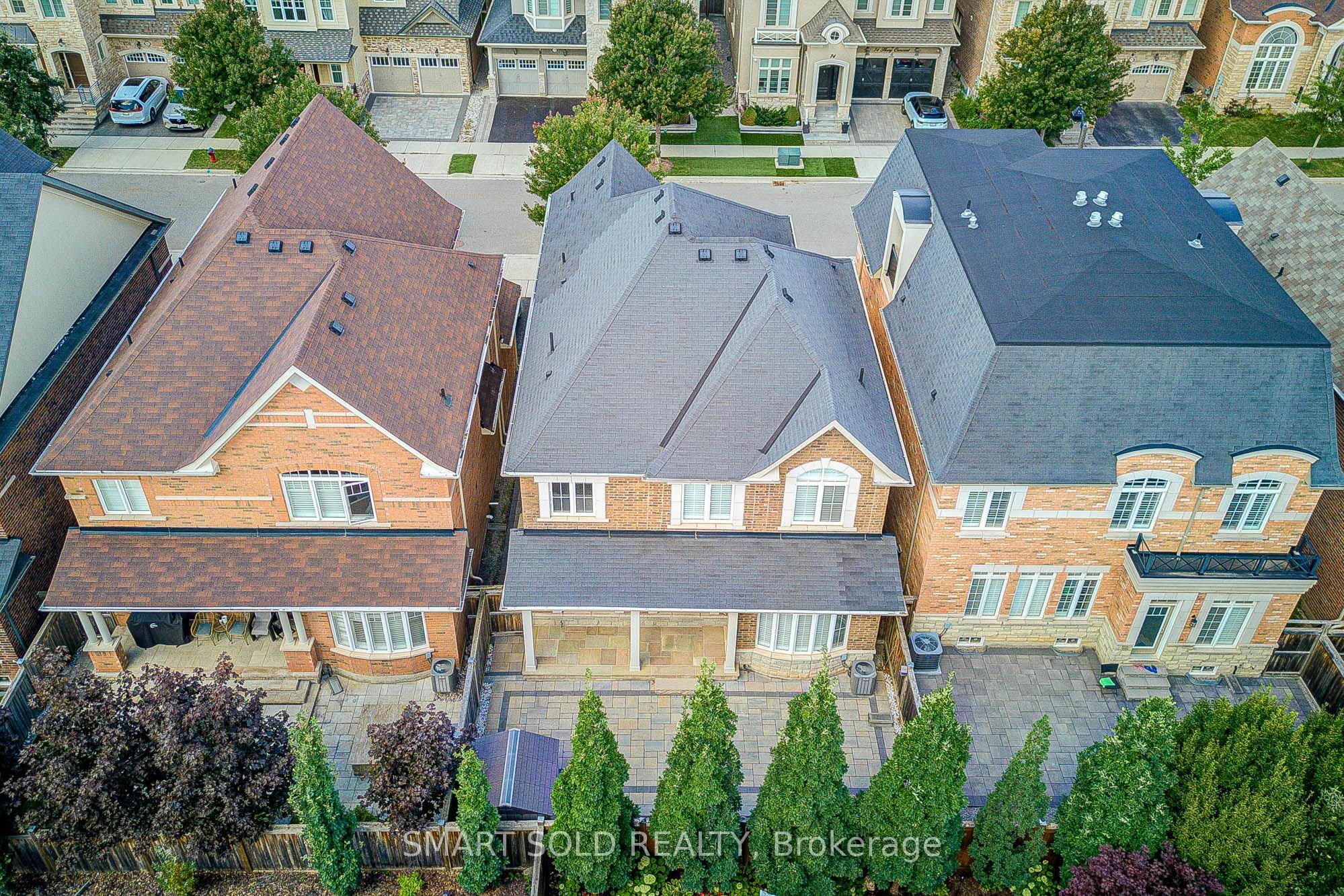 75 Hoey Crescent Property Photo 7