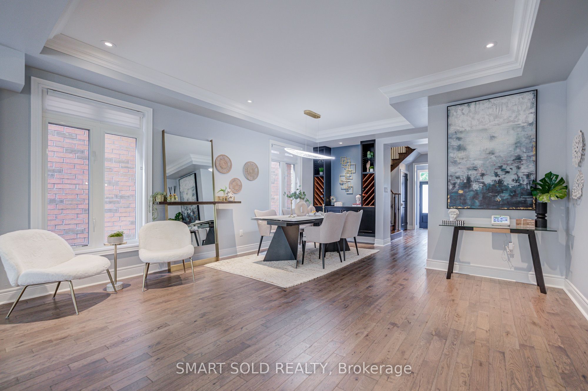 75 Hoey Crescent Property Photo 12