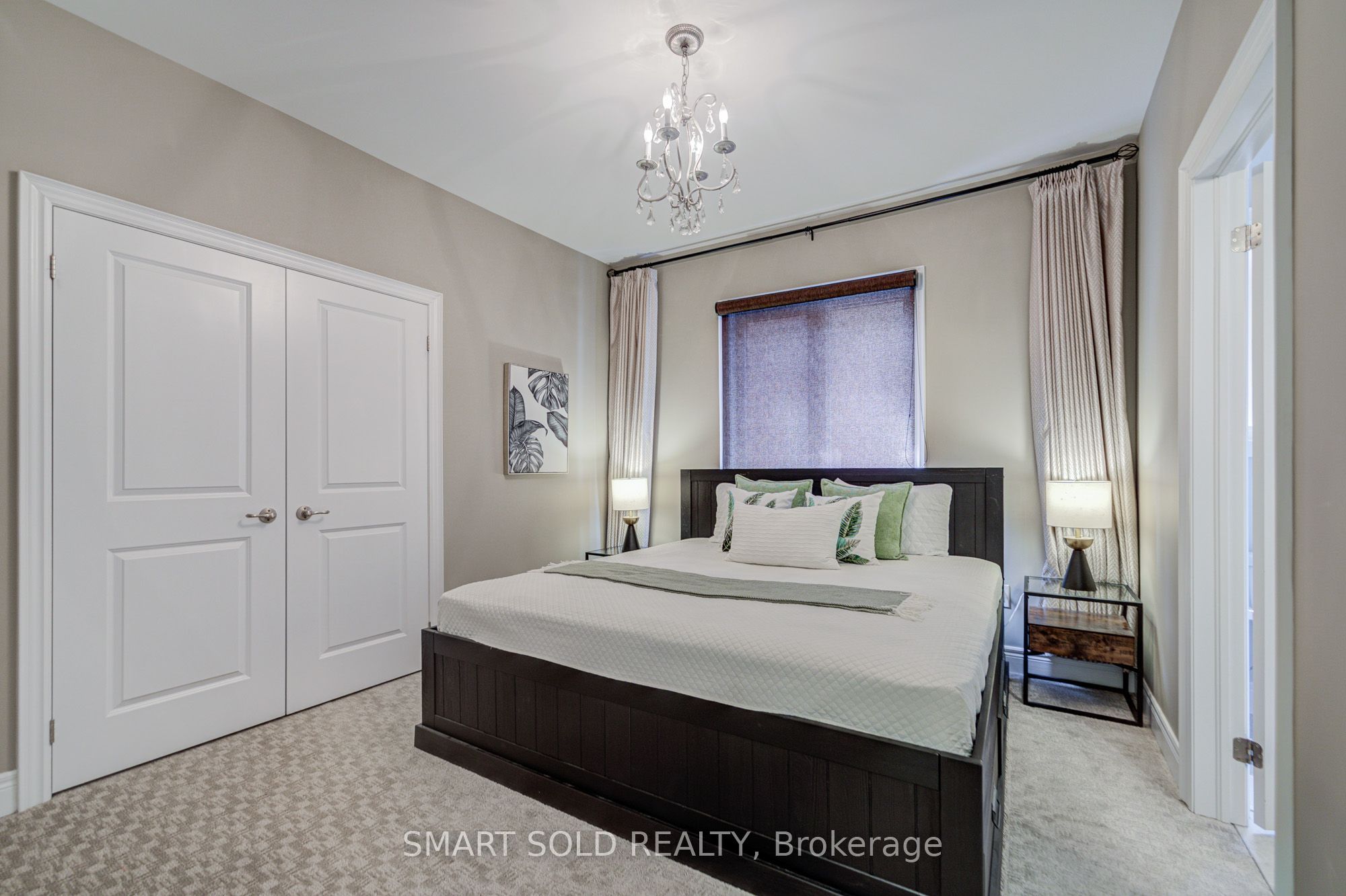 75 Hoey Crescent Property Photo 35
