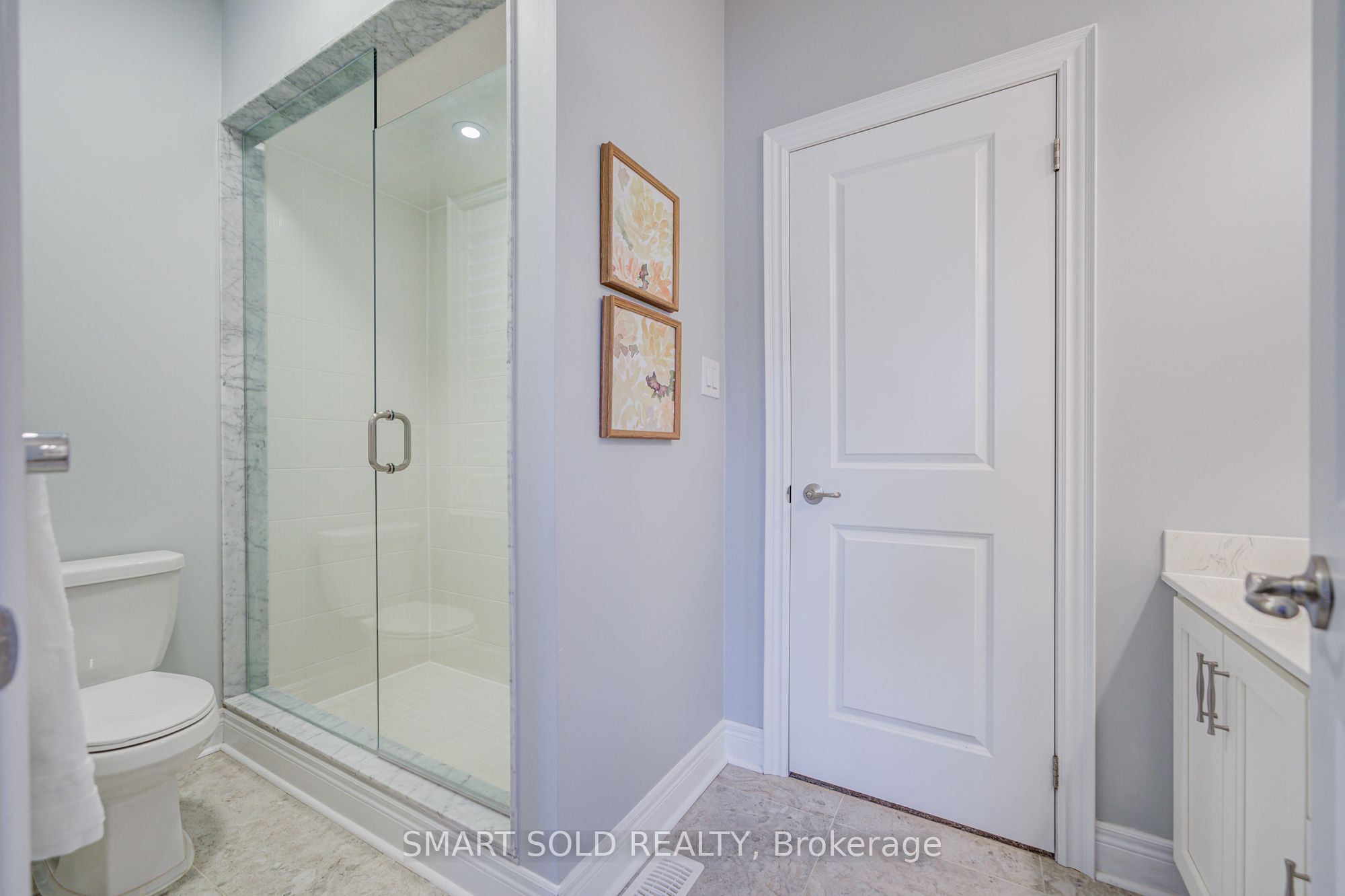 75 Hoey Crescent Property Photo 40