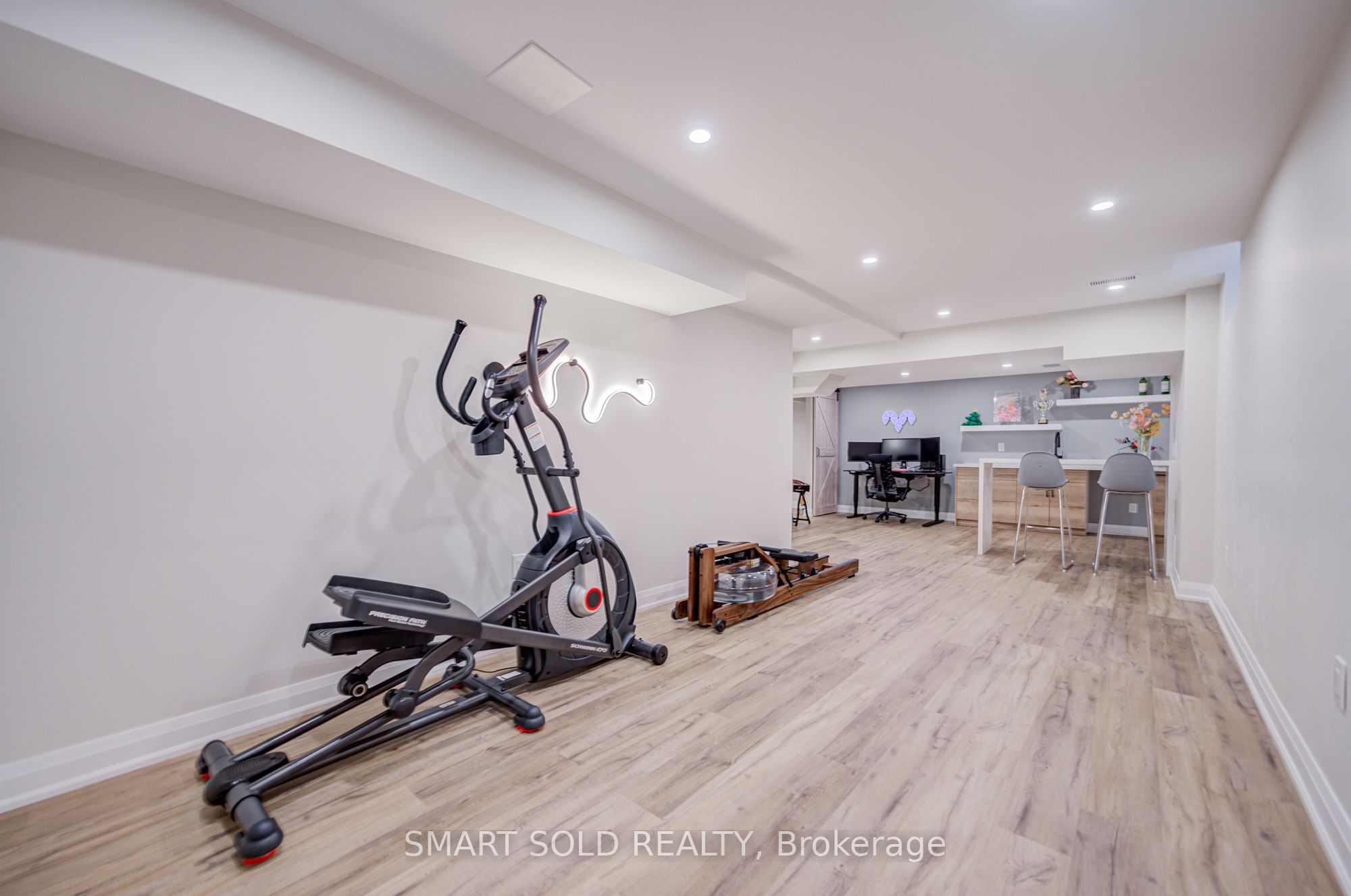 75 Hoey Crescent Property Photo 43