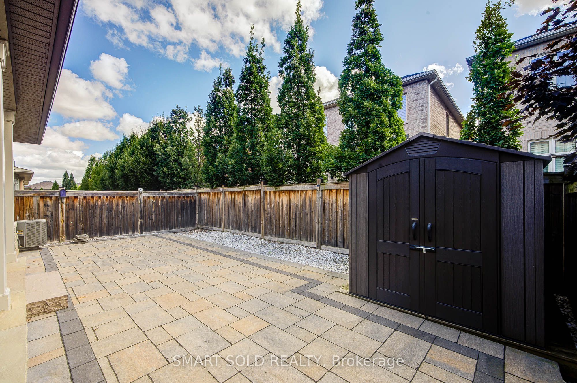 75 Hoey Crescent Property Photo 49