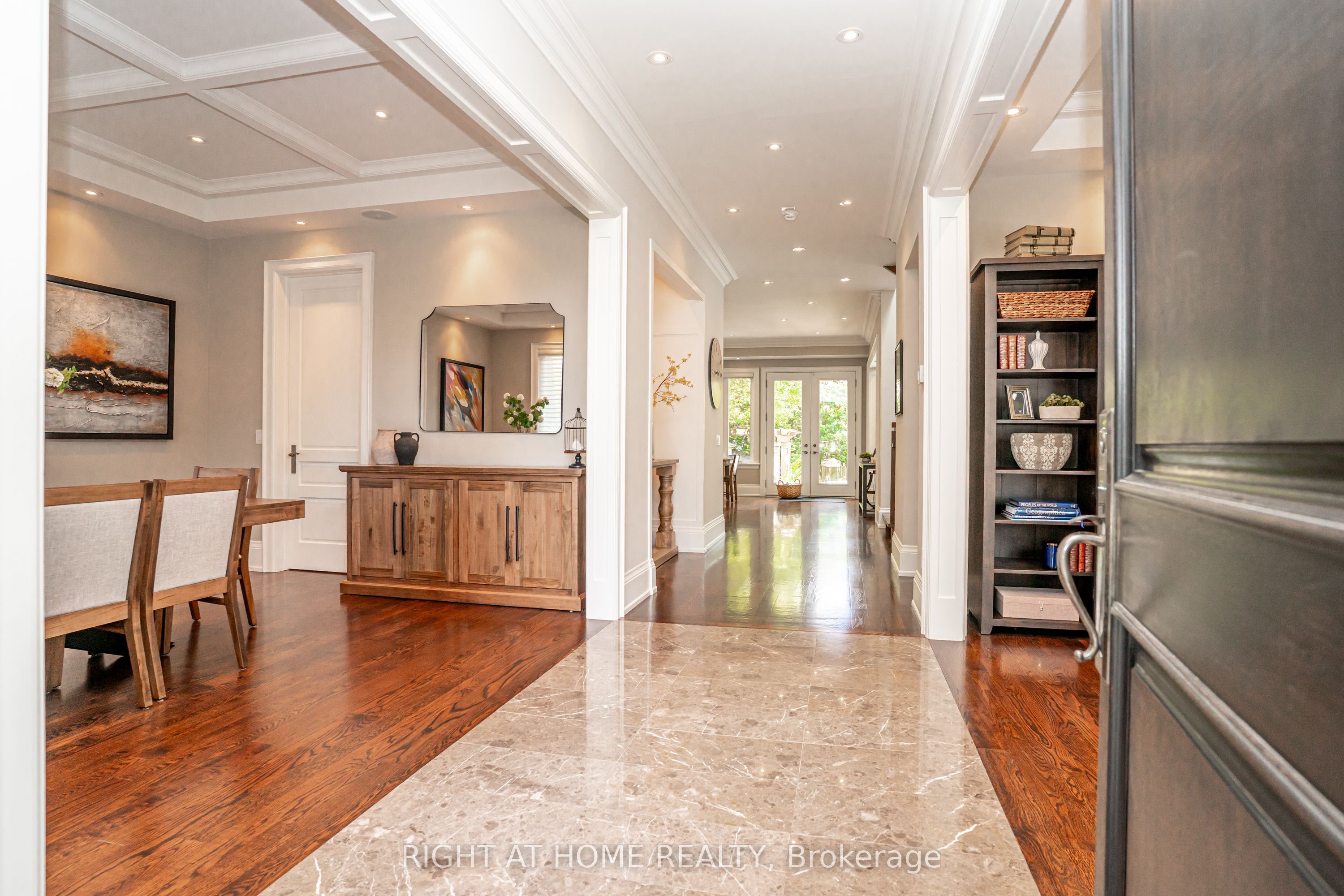 1479 Briarwood Crescent Property Photo 3
