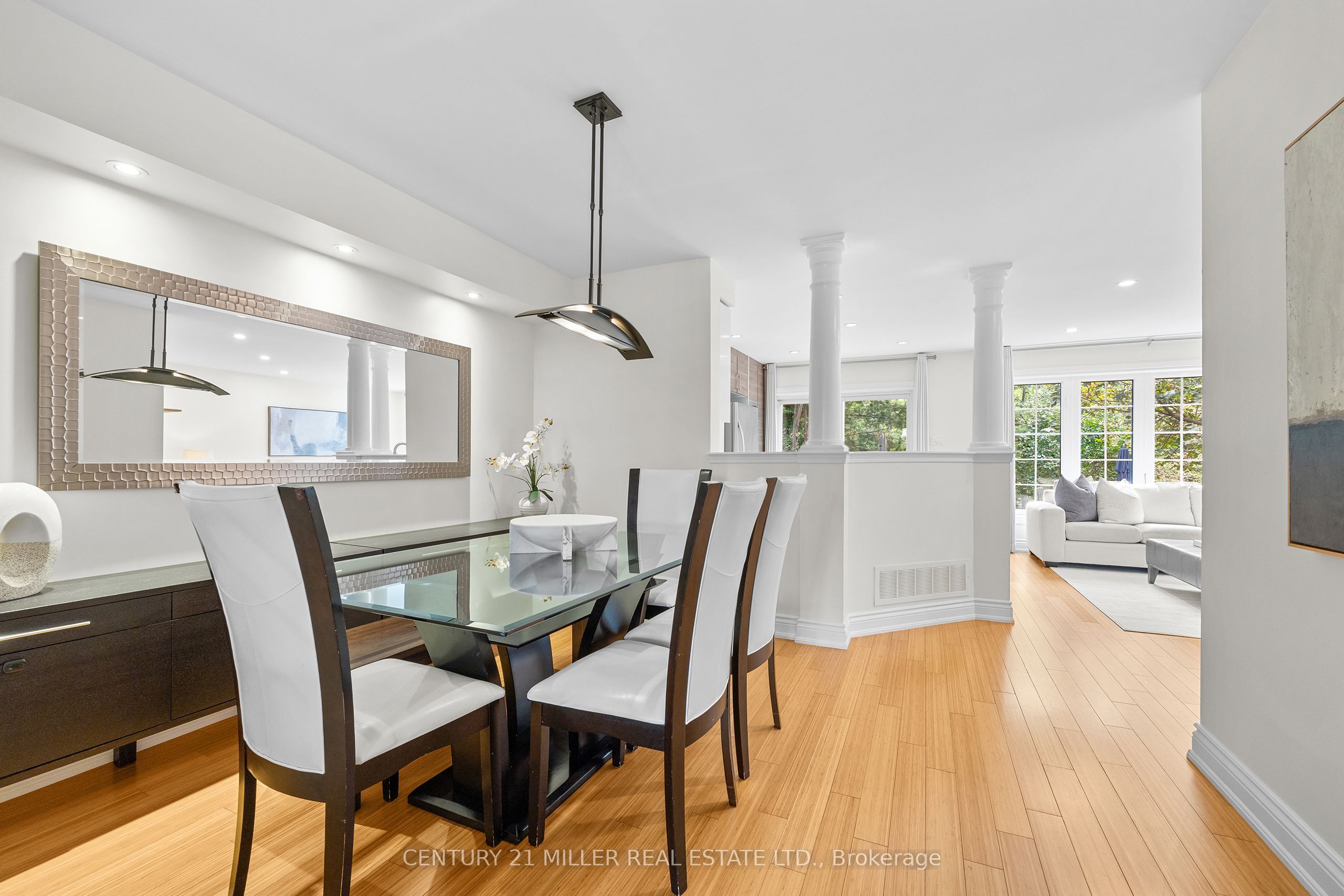 2495 Wooden Hill Circle Property Photo 6