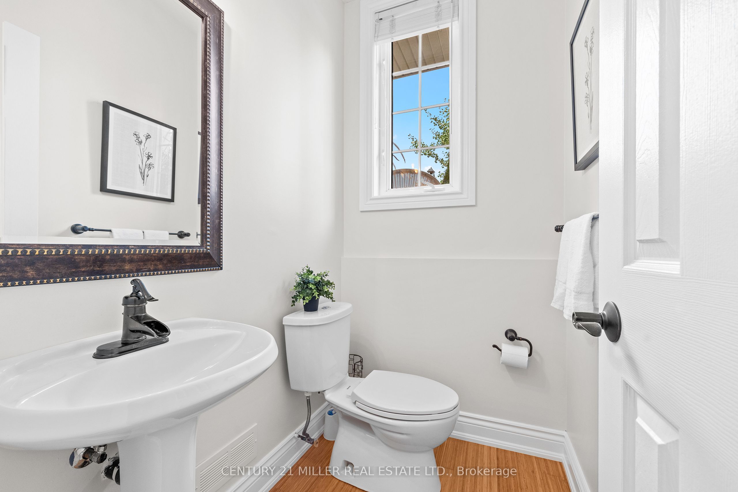 2495 Wooden Hill Circle Property Photo 13