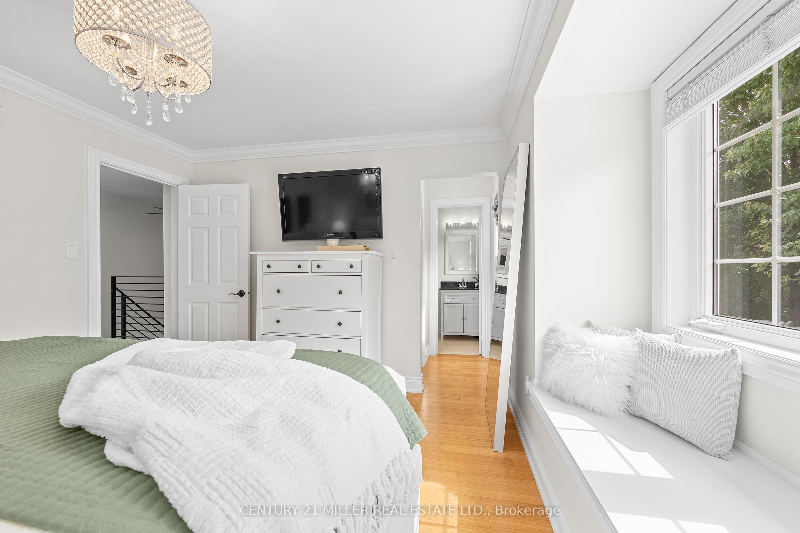 2495 Wooden Hill Circle Property Photo 15