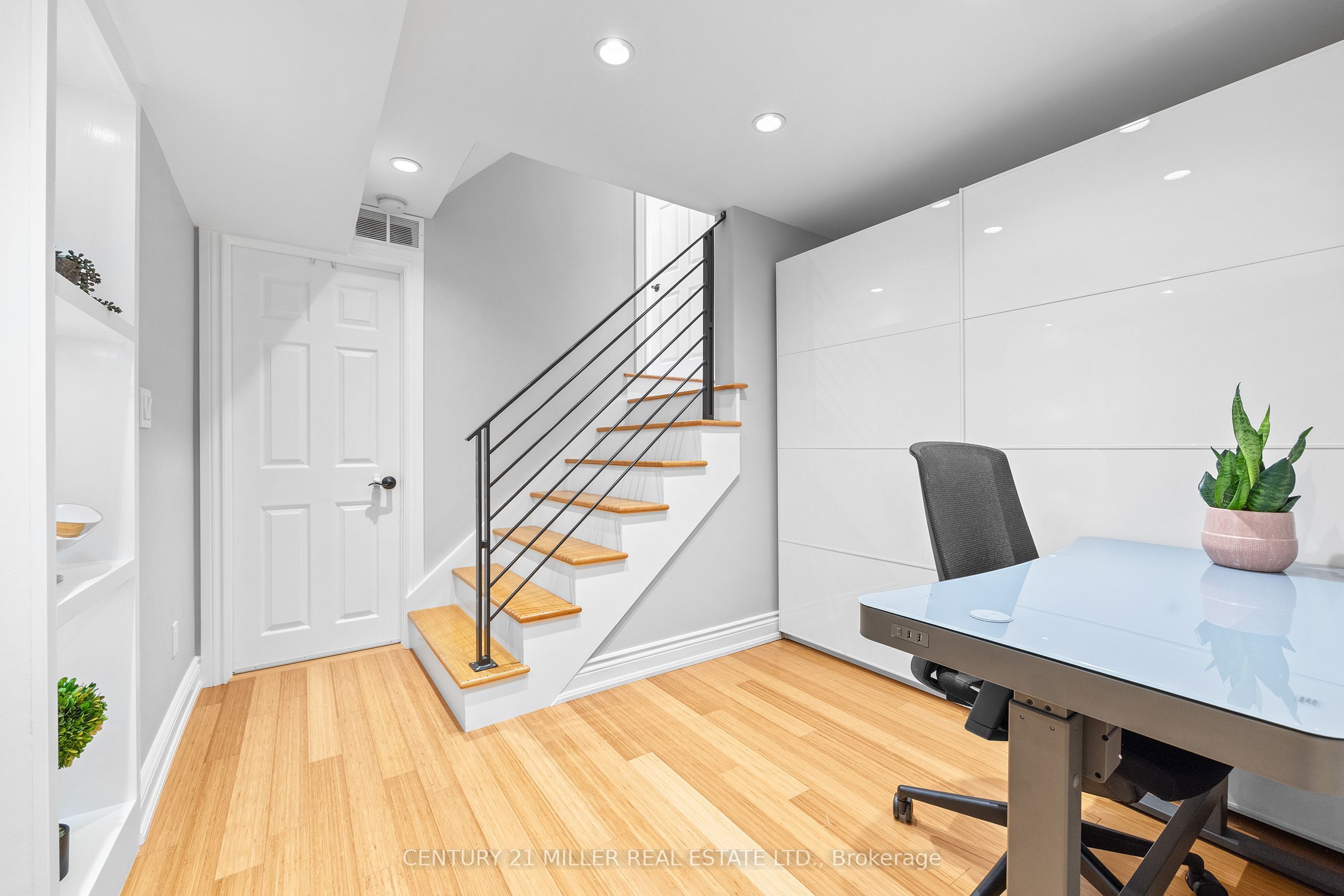 2495 Wooden Hill Circle Property Photo 20