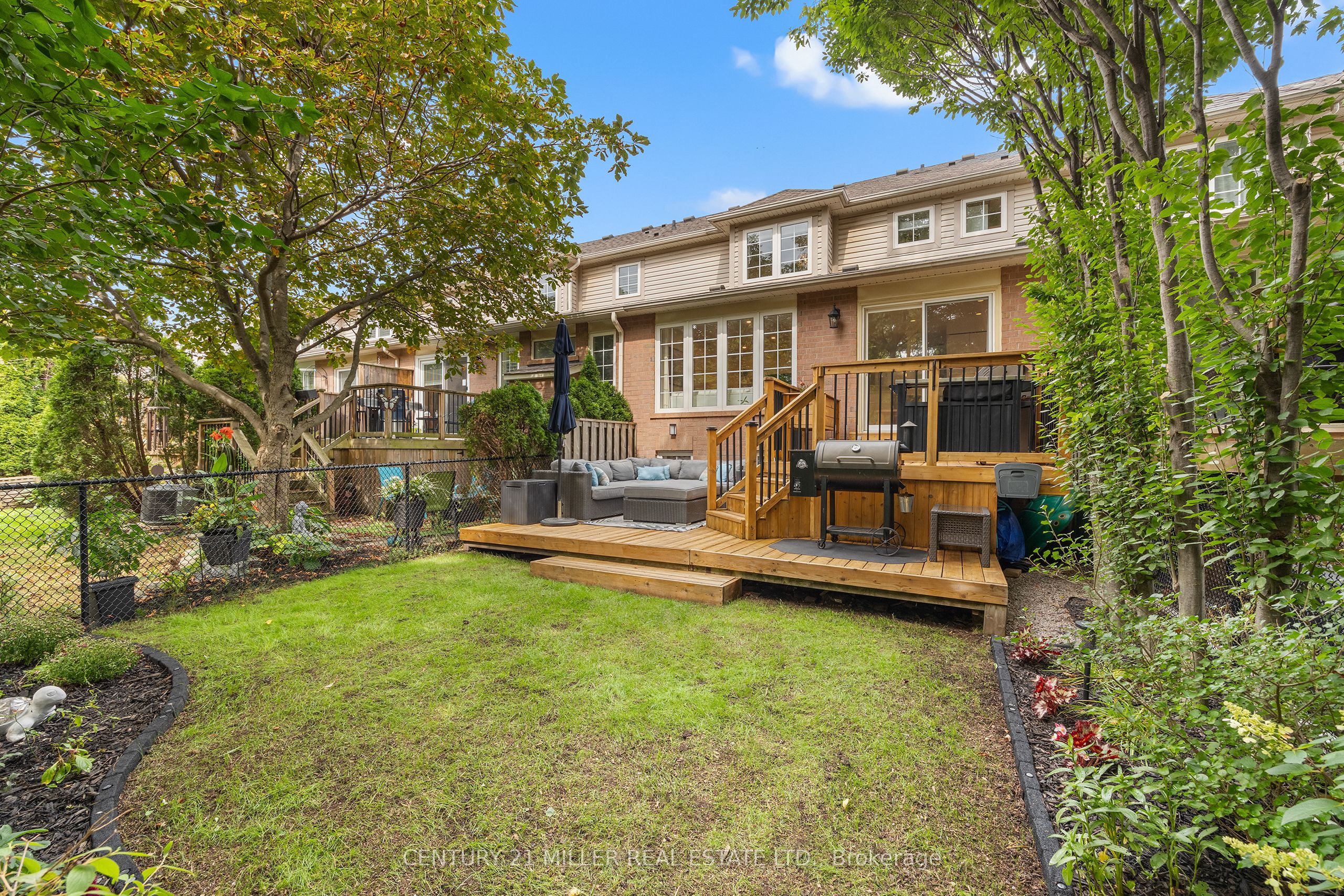 2495 Wooden Hill Circle Property Photo 27