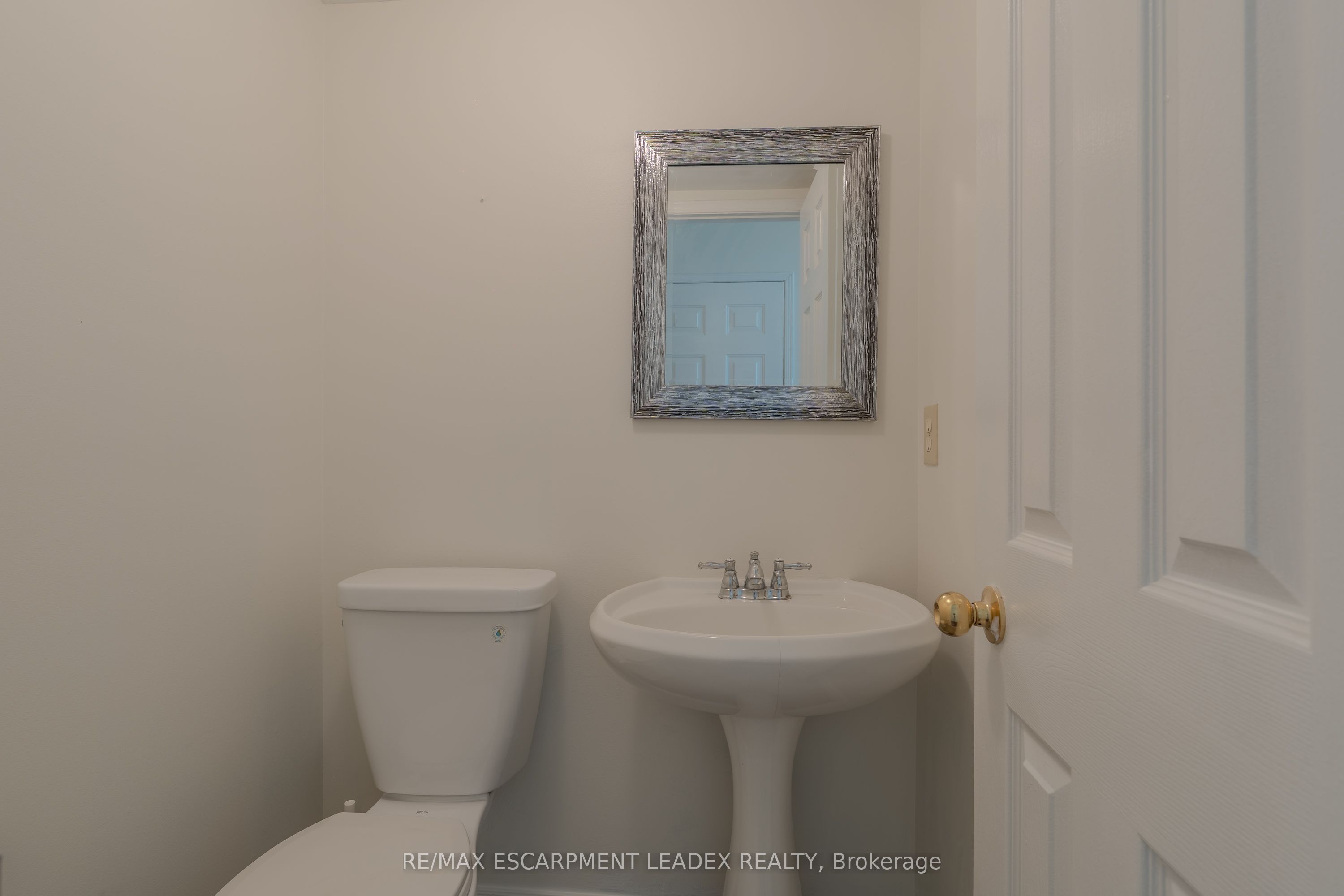4008 Berton Avenue Property Photo 7