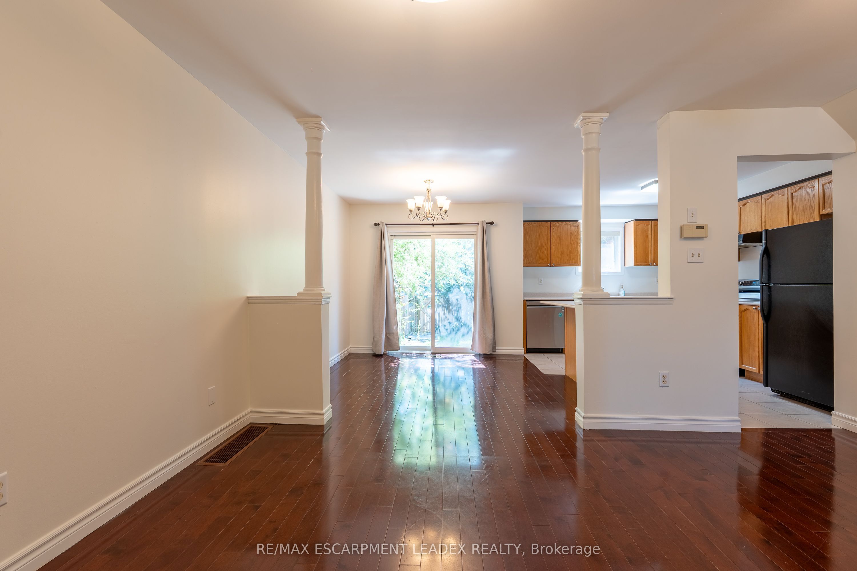 4008 Berton Avenue Property Photo 9