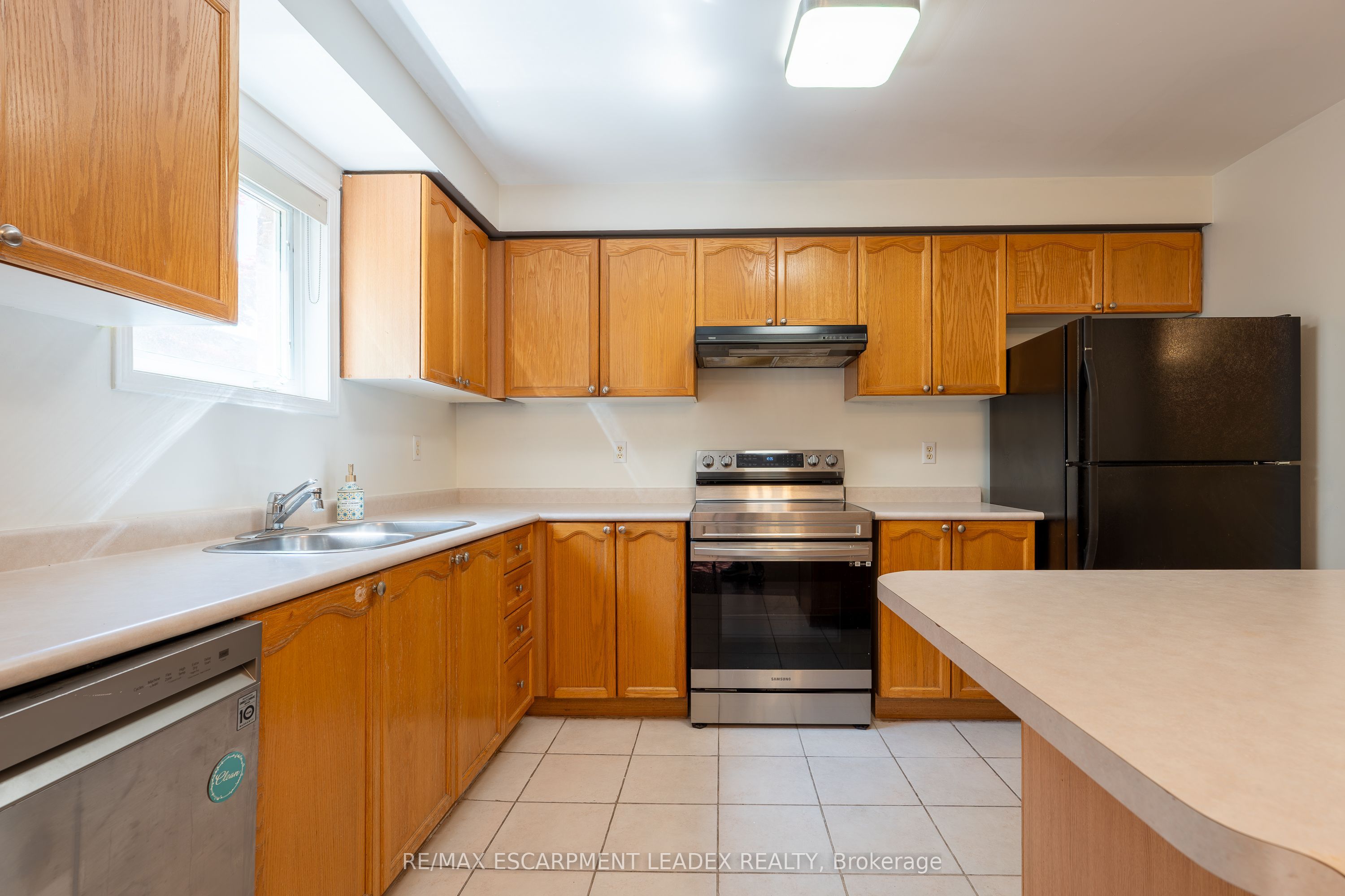 4008 Berton Avenue Property Photo 15