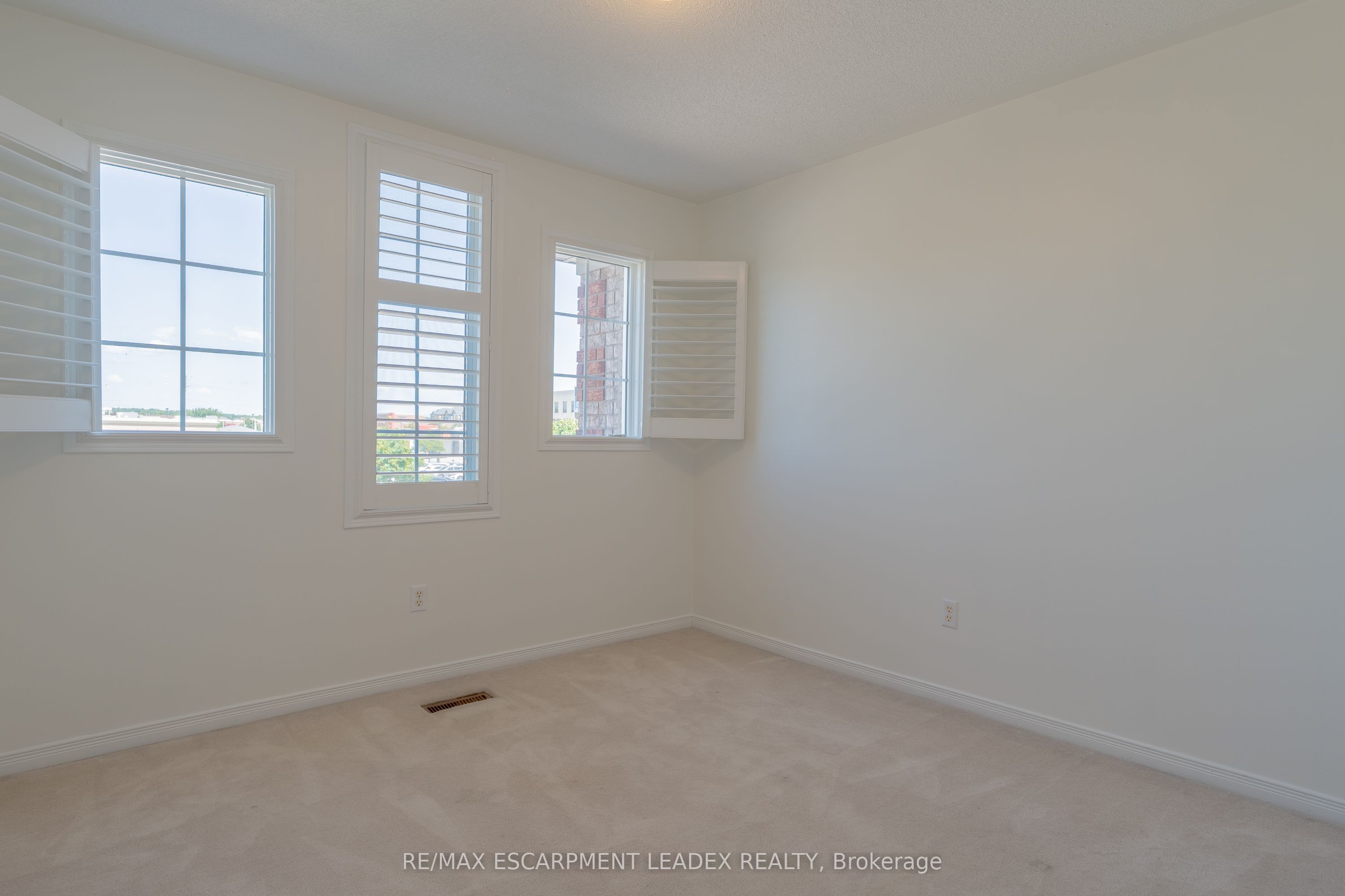 4008 Berton Avenue Property Photo 29