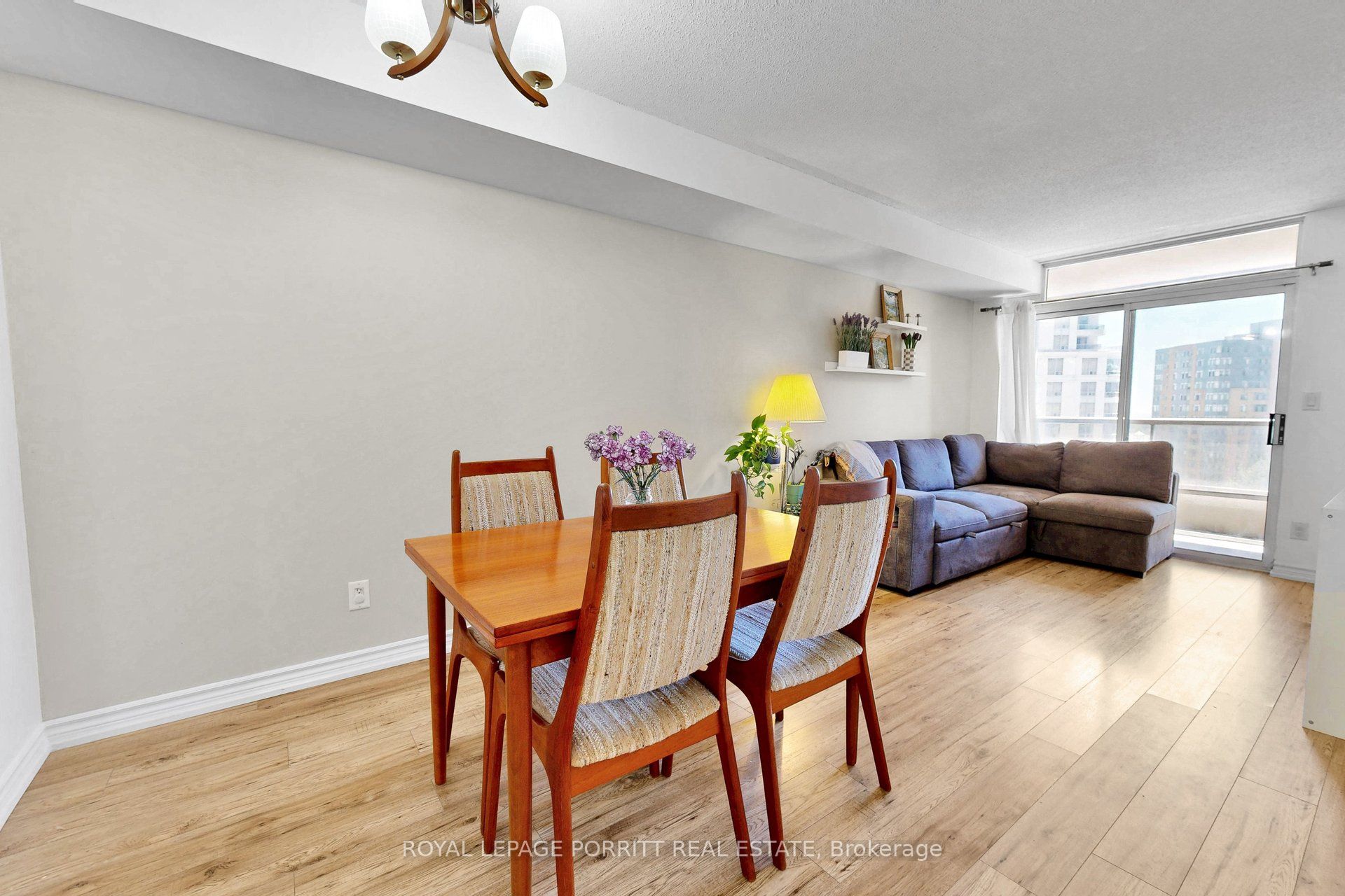 3888 Duke Of York Boulevard 927 Property Photo 13